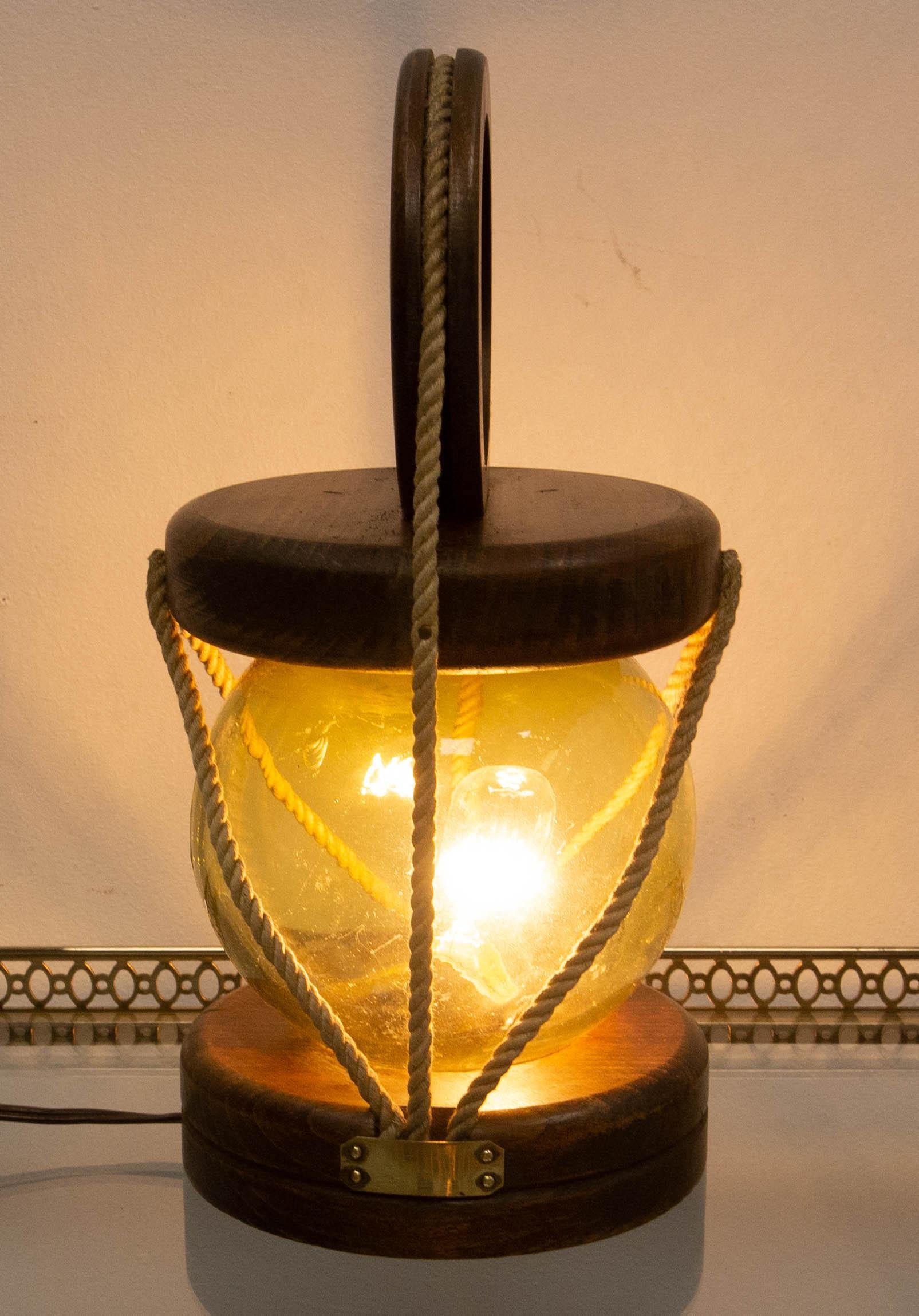 Bois Lampe de table française en laiton Wood Glass & String, Mid-Century en vente