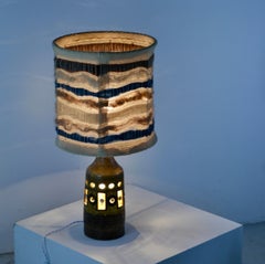 Lampe de table française de Georges Pelletier, base en céramique et abat-jour en laine - 1970