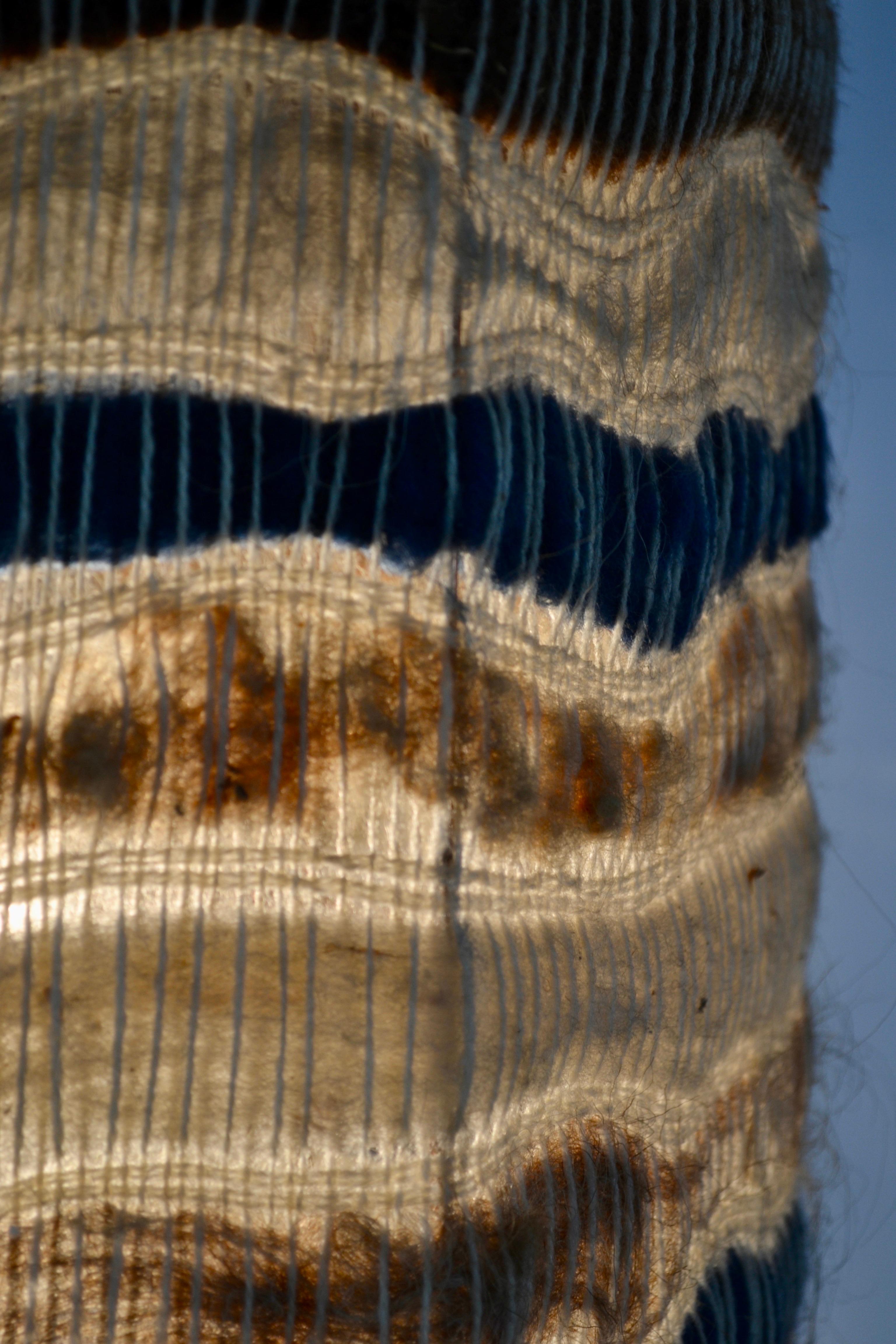 Mid-Century Modern Lampe de table française de Georges Pelletier, base en céramique et abat-jour en laine - 1970 en vente