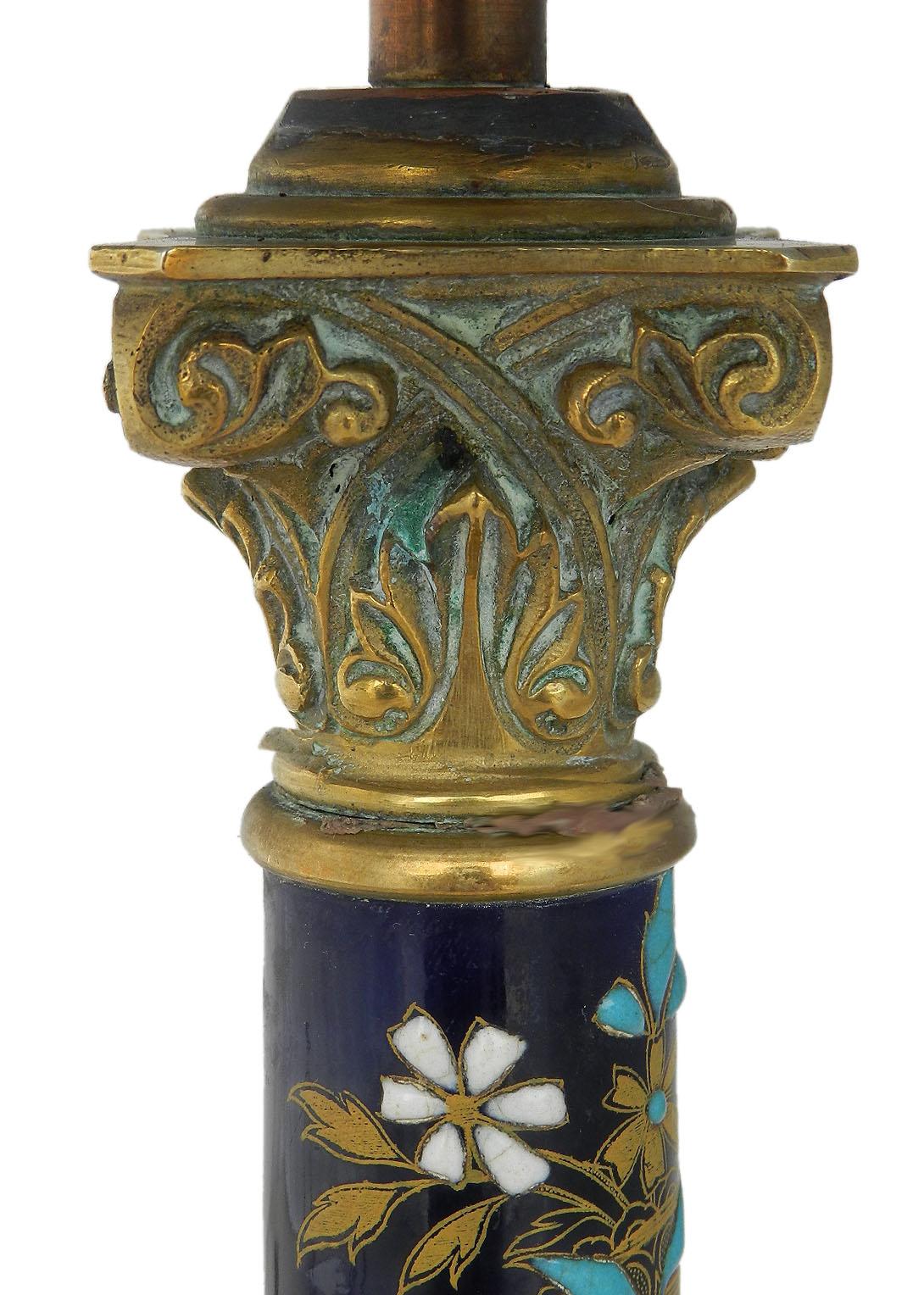 French table lamp enamel and bronze Corinthian column, circa 1900
Floral decorated enamel middle
Good antique condition sound and solid with a couple of small old restorations to base and top not distracting
This can be rewired to USA or UK and