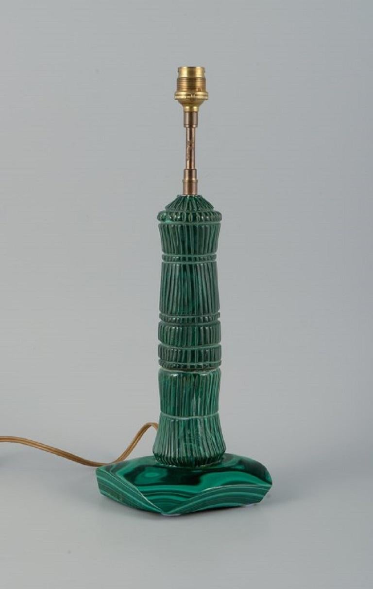 French table lamp in malachite.
Mid-20th Century.
In perfect condition.
Dimensions: H 39.0 (including socket) x 15.5 cm.