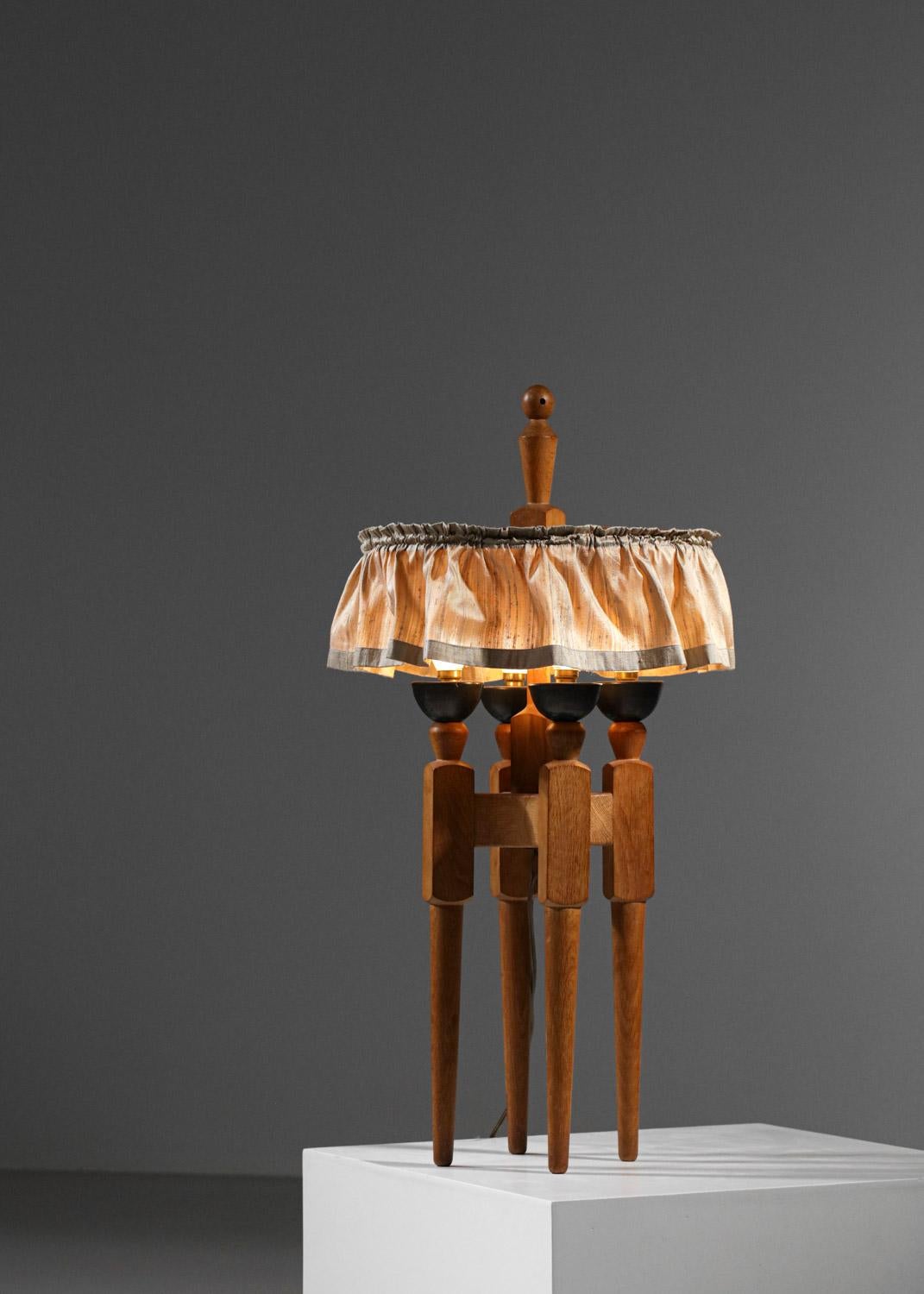french Table lamp in solid oak and ceramic Guillerme & Chambron 50's - G044 In Good Condition For Sale In Lyon, FR