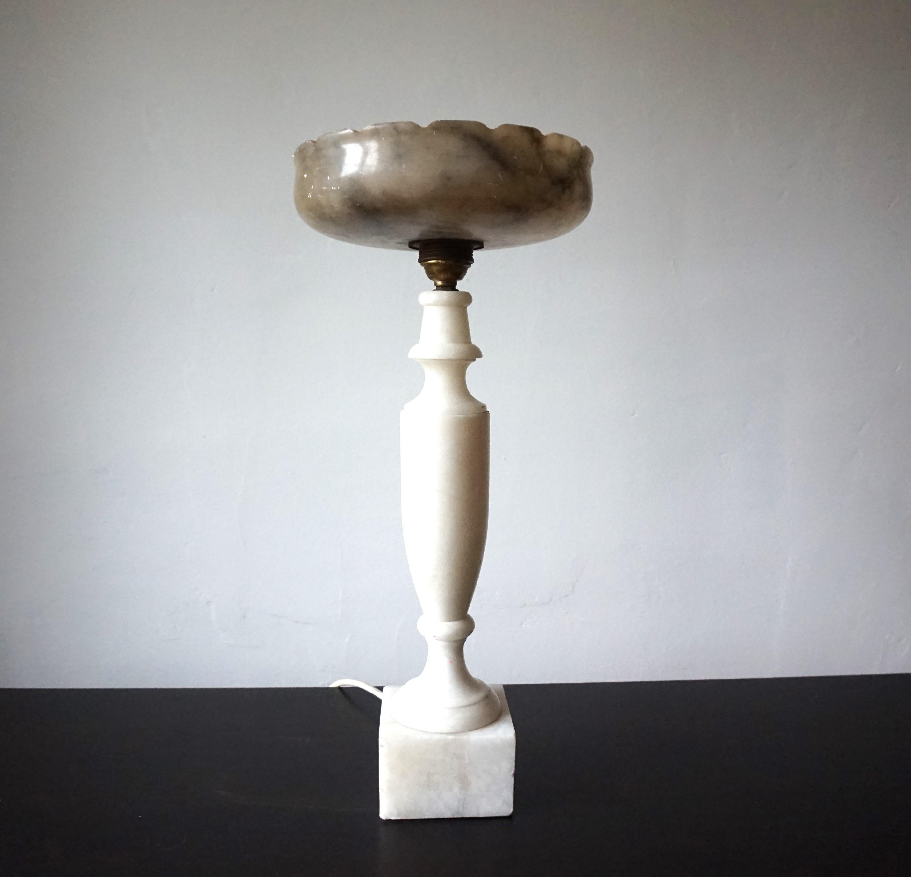 Lampe de table française Louis XVI en marbre en vente 2