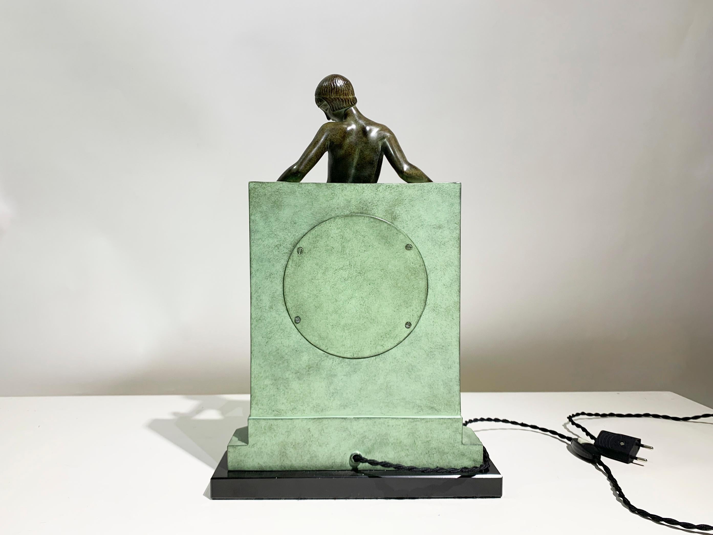 Français Lampe de table / Sculpture de Fayral pour Max Le Verrier en vente