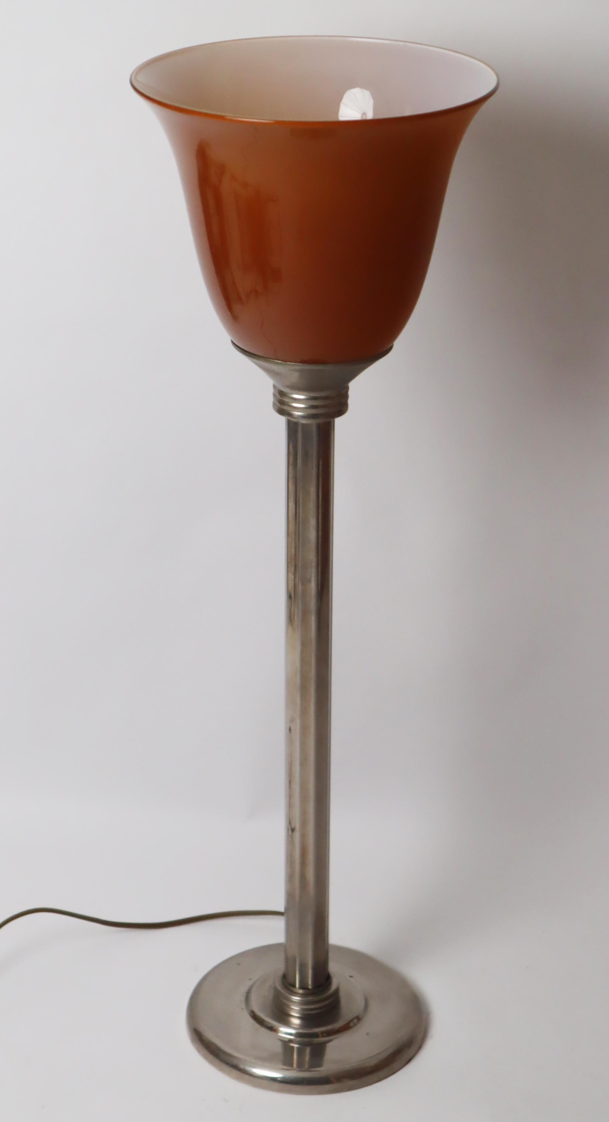 Lámpara de sobremesa francesa con cristal superpuesto marrón de estilo Art Déco Vidrio soplado en venta