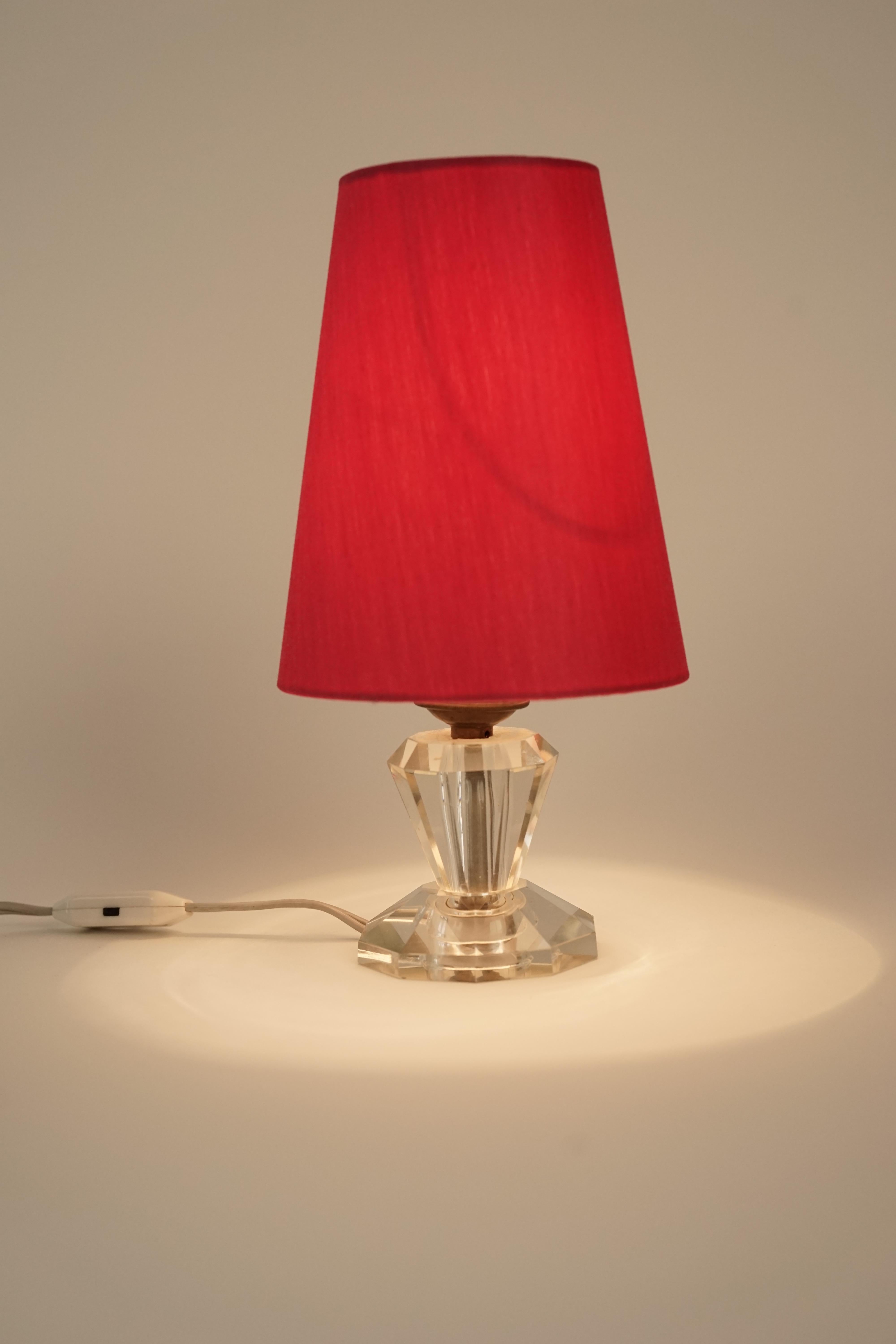 French Table Lamp with Cut Glass Base and Coral Silk Shade in Regency Style For Sale 6