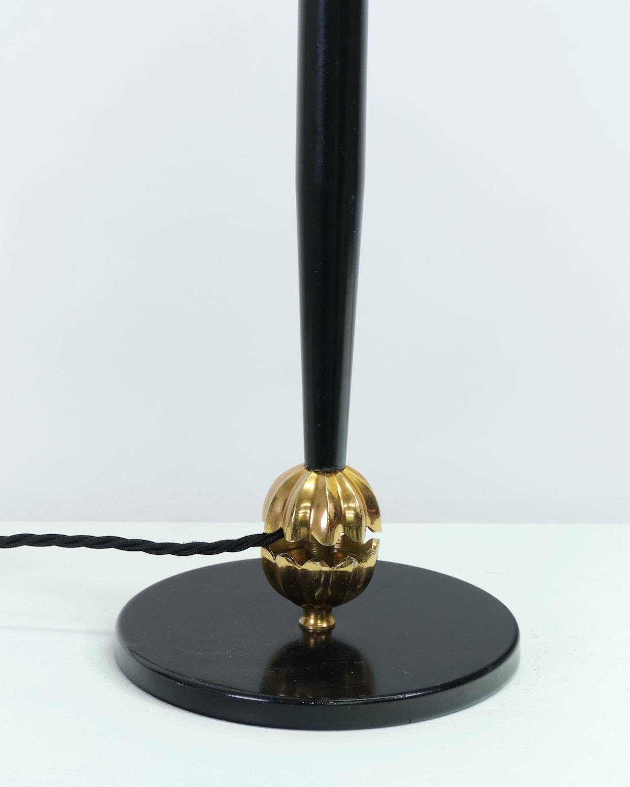Mid-Century Modern French Table Lamp with Murano Glass For Sale