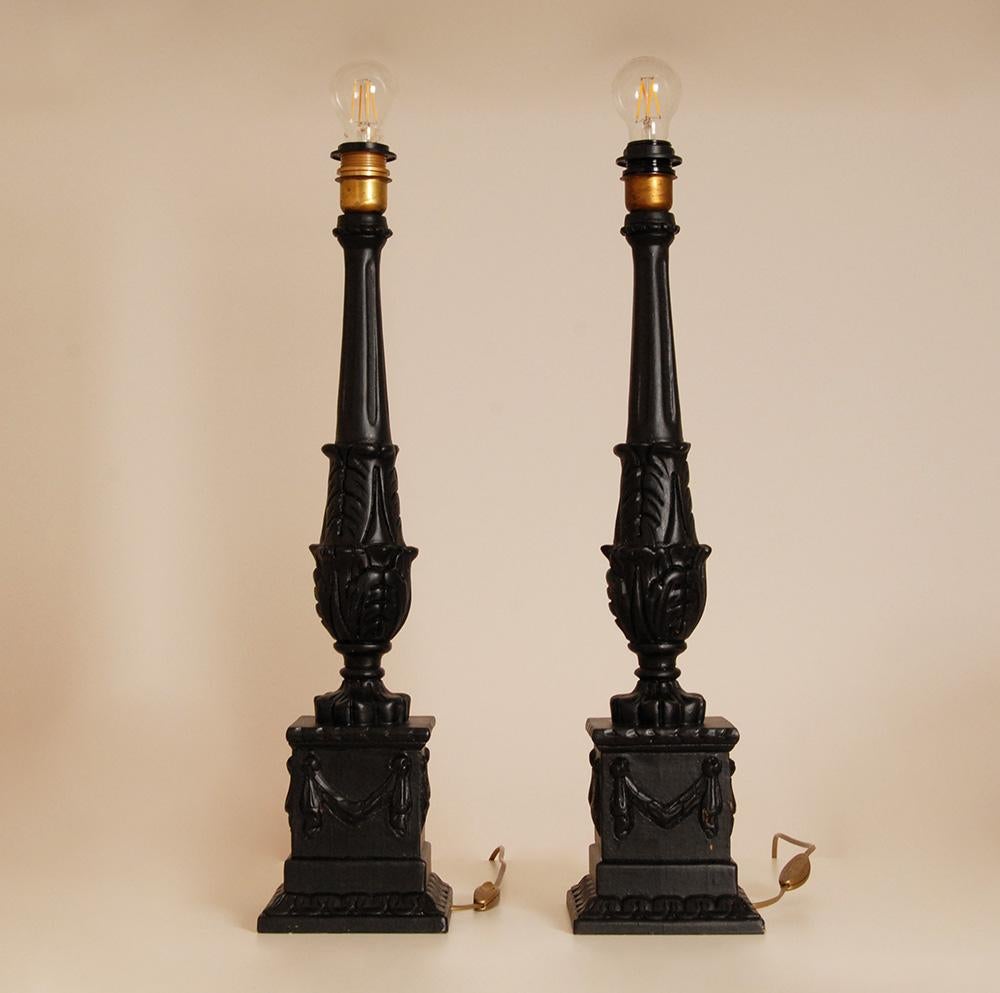 Lámparas de mesa francesas Pantallas de tartán negro Lámparas barrocas de estilo rústico un par Tela en venta
