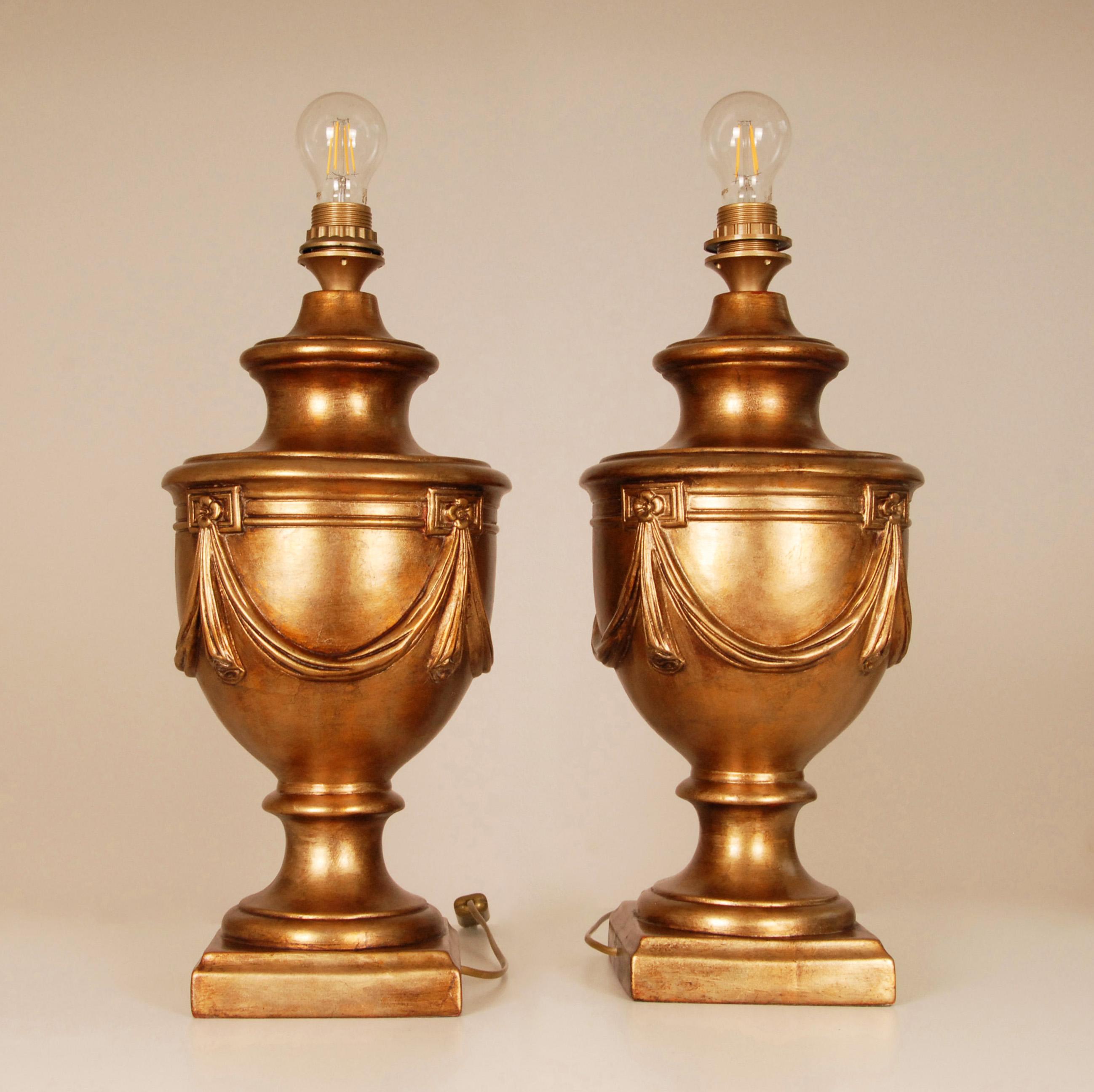 Néoclassique Lampes de table or jaune Vase en céramique néoclassique Lampe de table une paire en vente