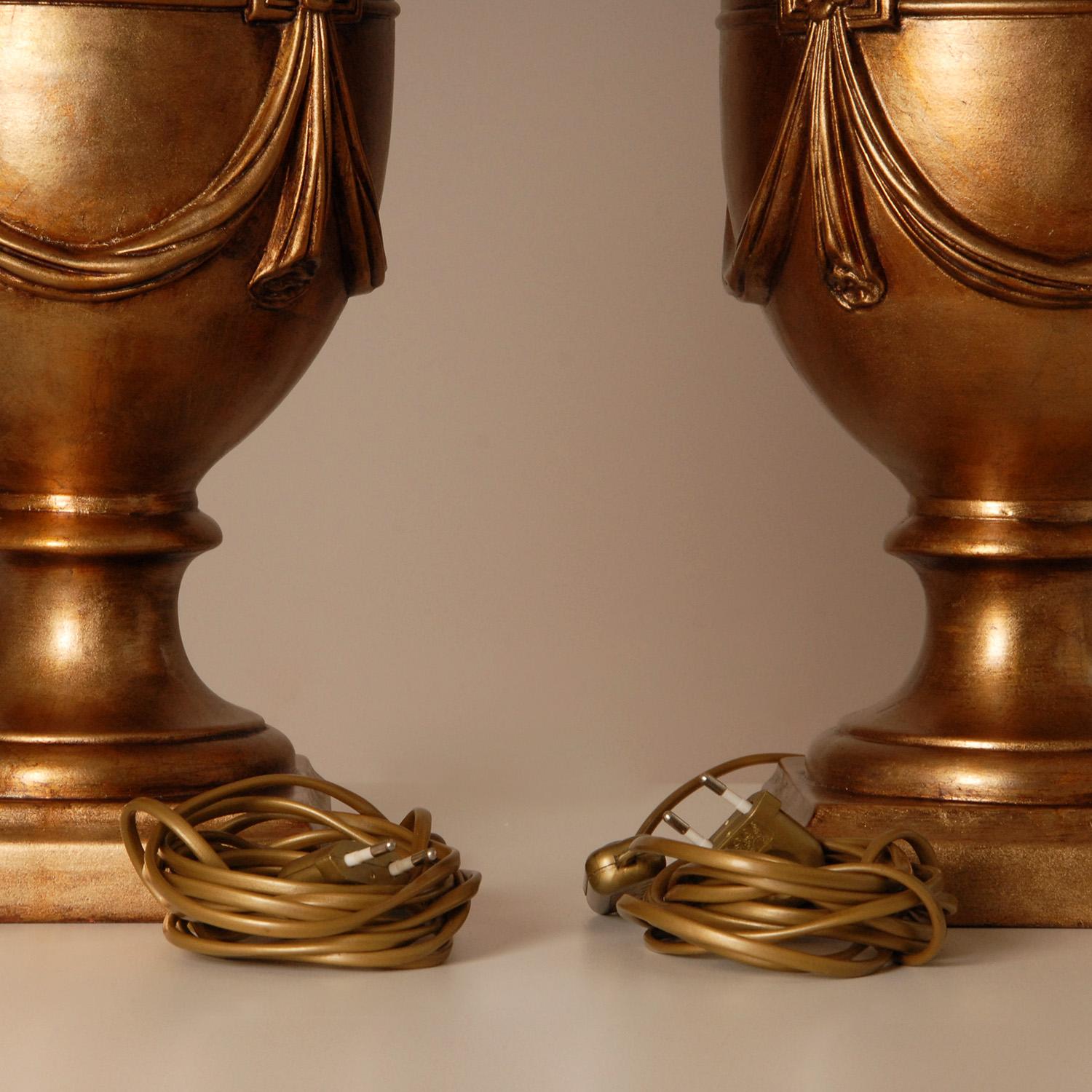 Lampes de table or jaune Vase en céramique néoclassique Lampe de table une paire Bon état - En vente à Wommelgem, VAN