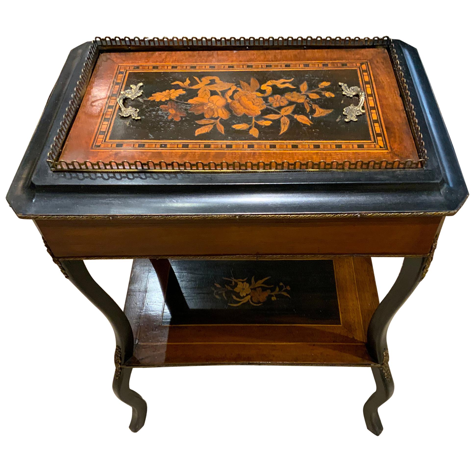 French Table Napoleon III, 19th Century Rosewood and Ebony Marquetry Inlay