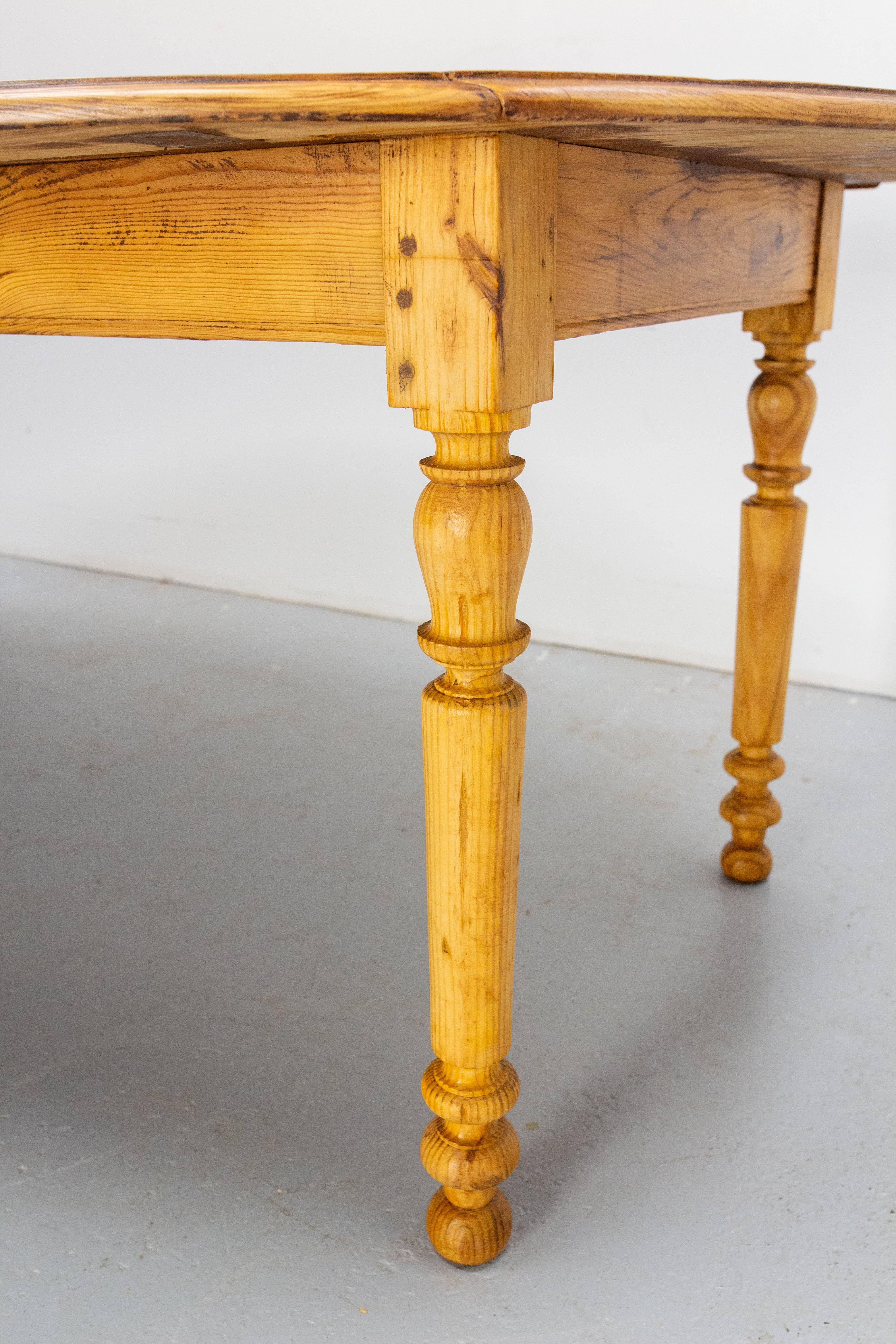 French Table Oval Top Drop Leaf Ash, Late 19th Century For Sale 6