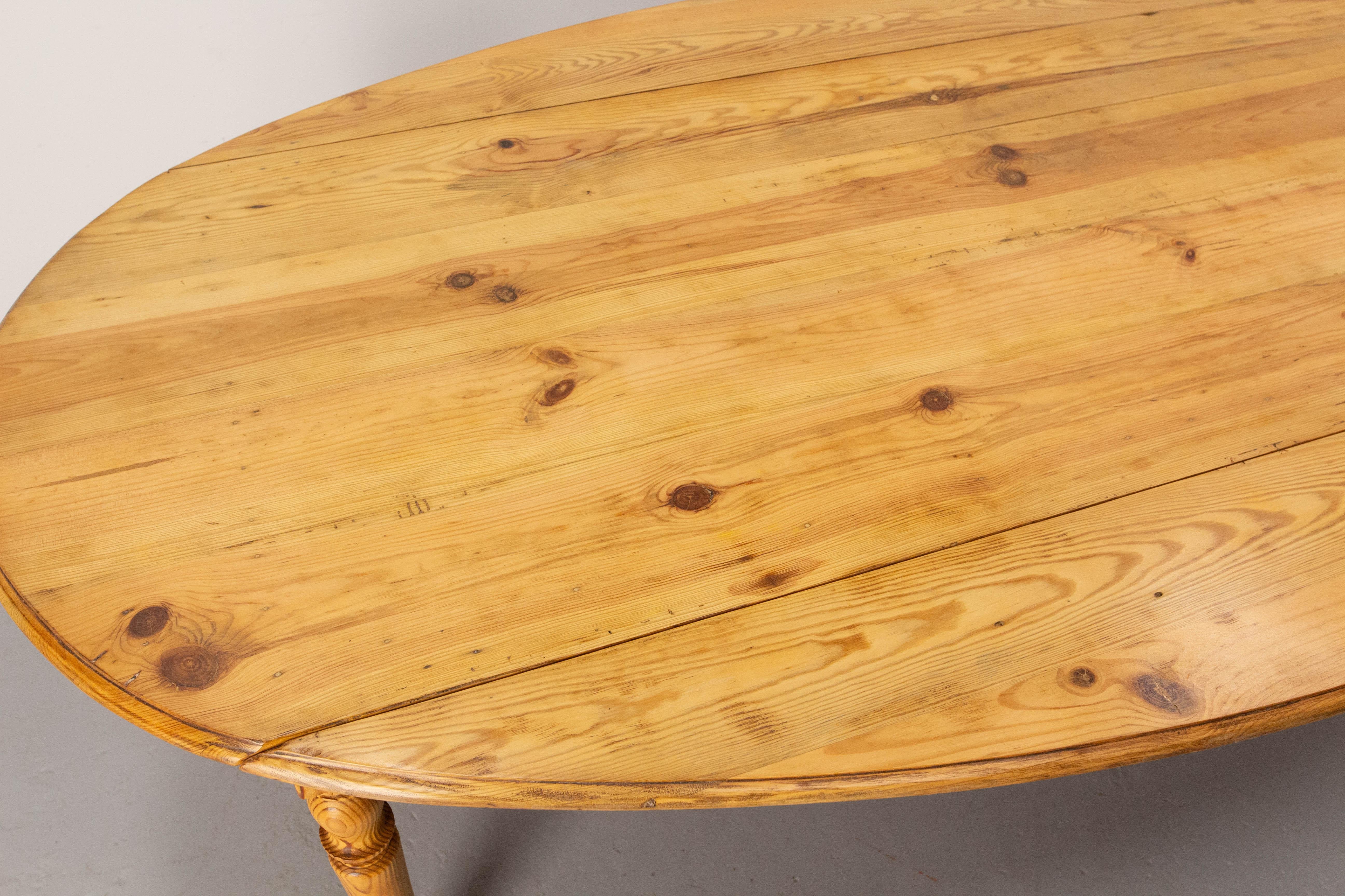French Table Oval Top Drop Leaf Ash, Late 19th Century For Sale 8