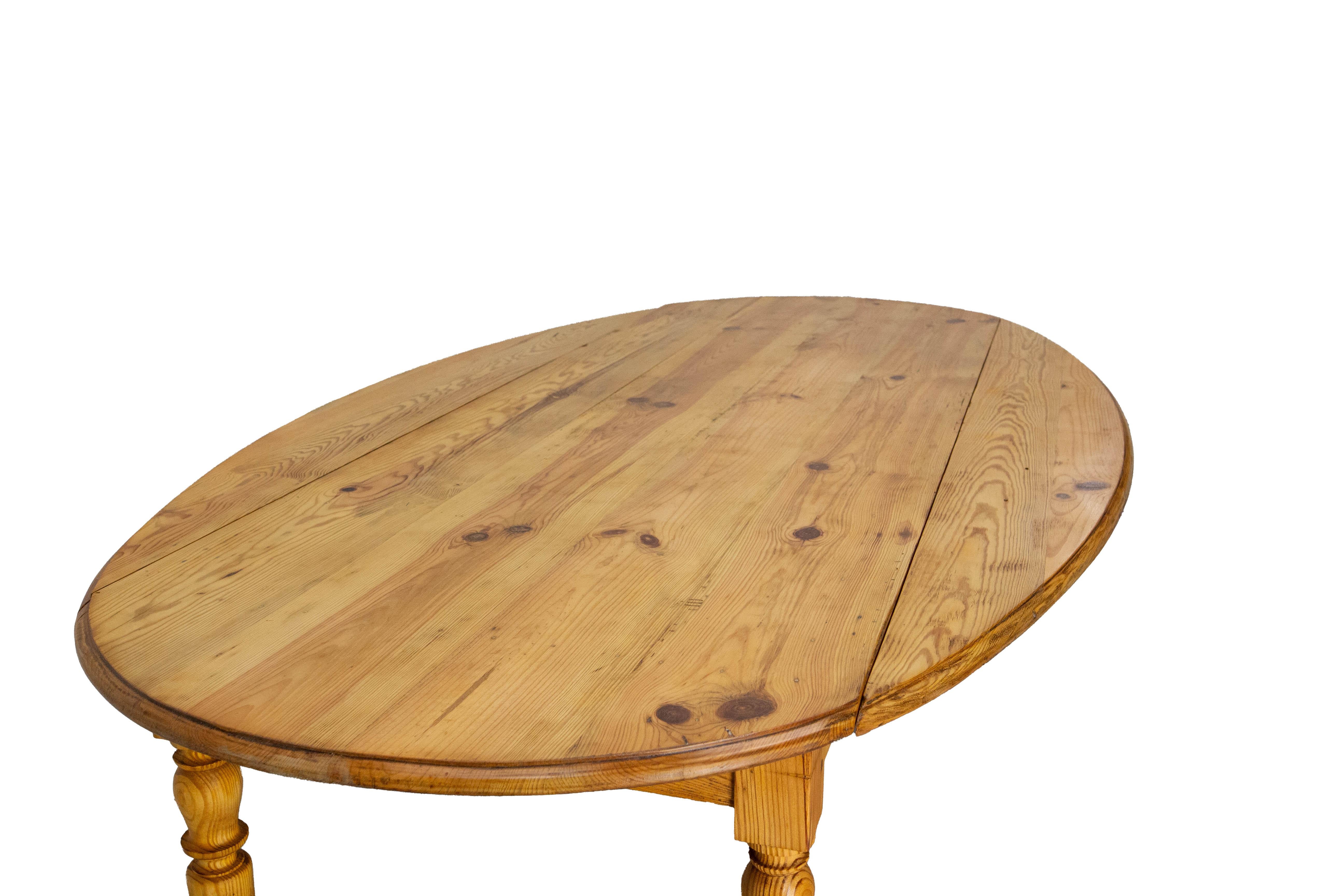 French Table Oval Top Drop Leaf Ash, Late 19th Century For Sale 4