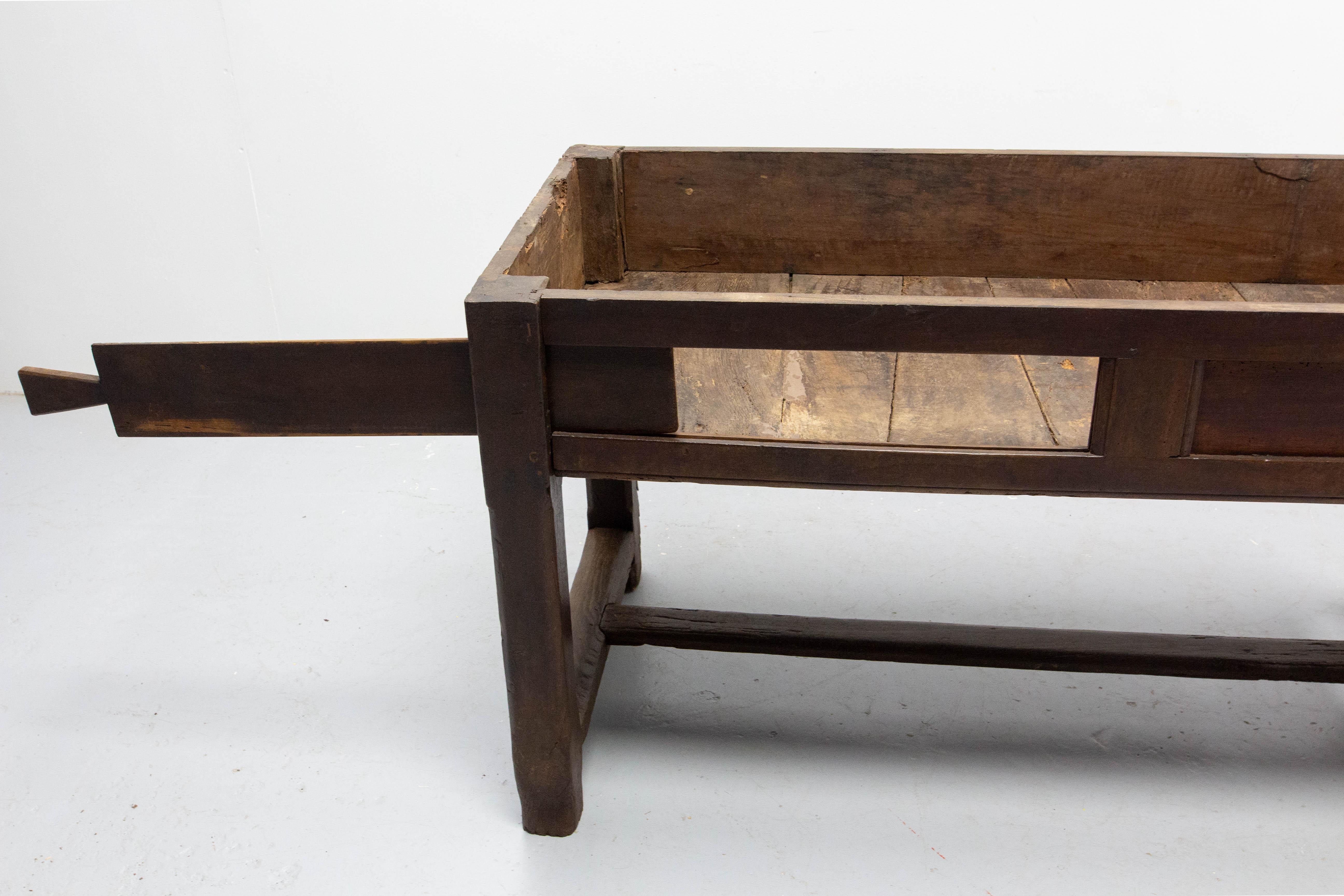 French Table Provincial Oak and Beech Top Server Dining Table 18th Century For Sale 10