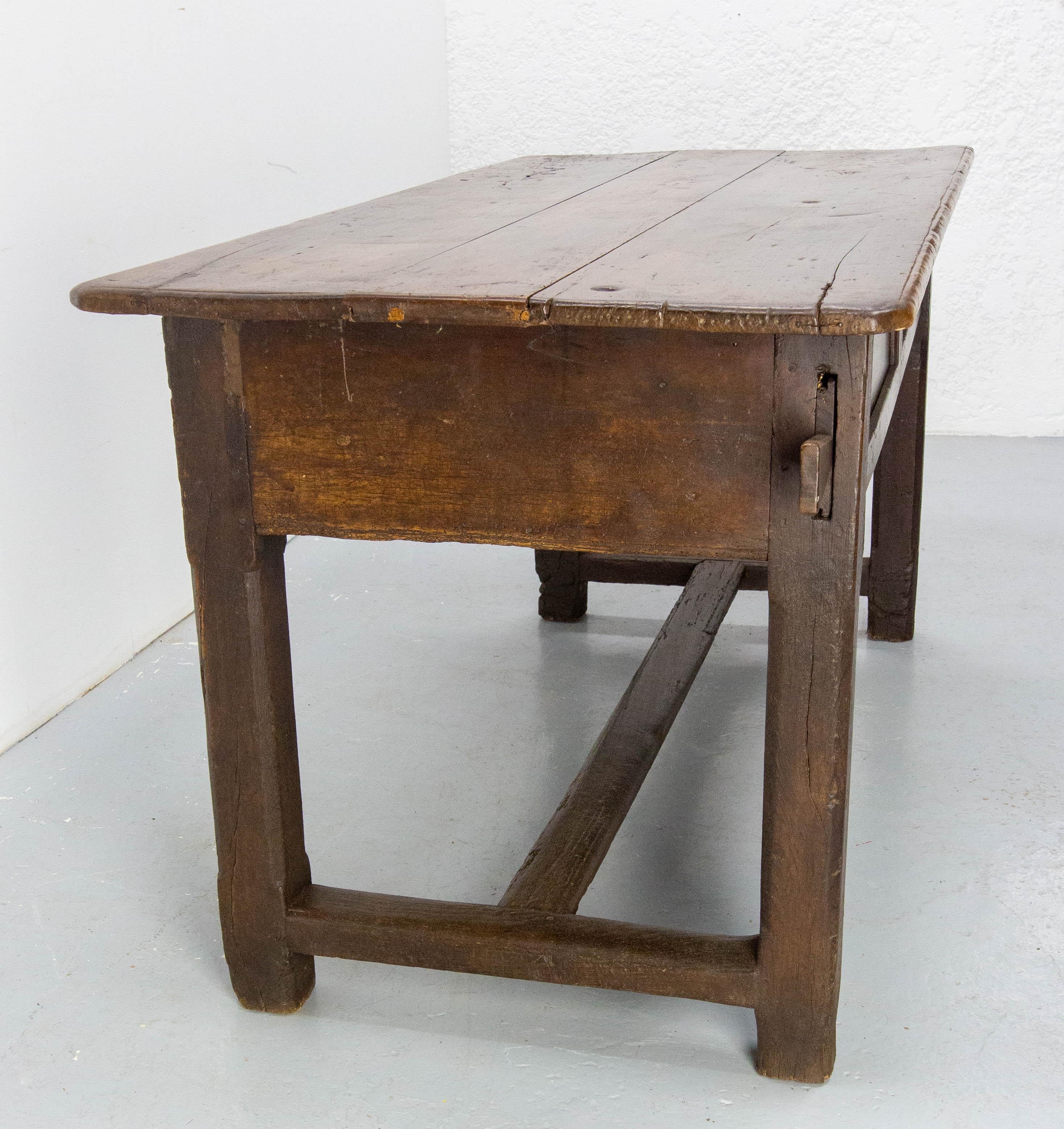 French Table Provincial Oak and Beech Top Server Dining Table 18th Century In Good Condition For Sale In Labrit, Landes