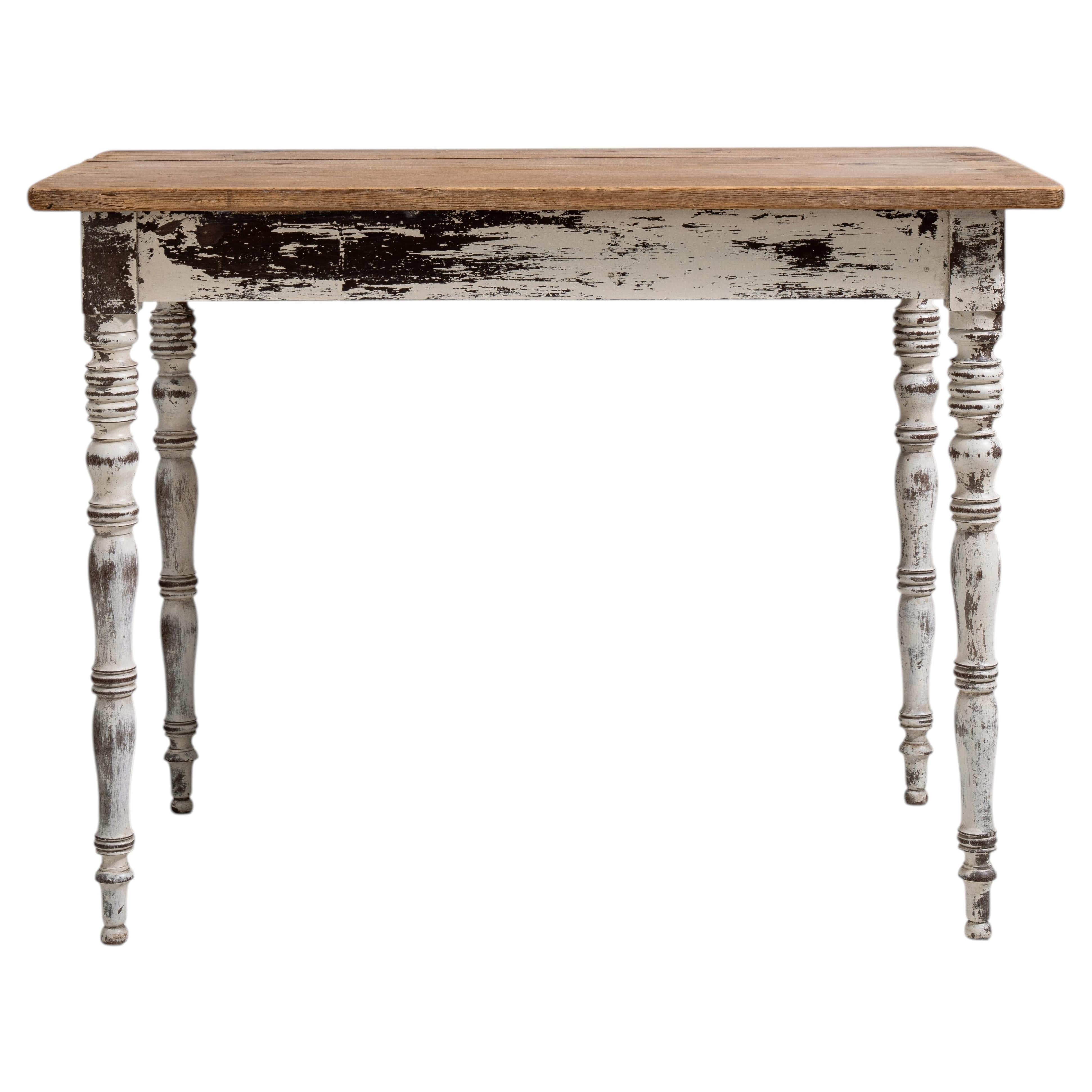 Table française à un tiroir en vente