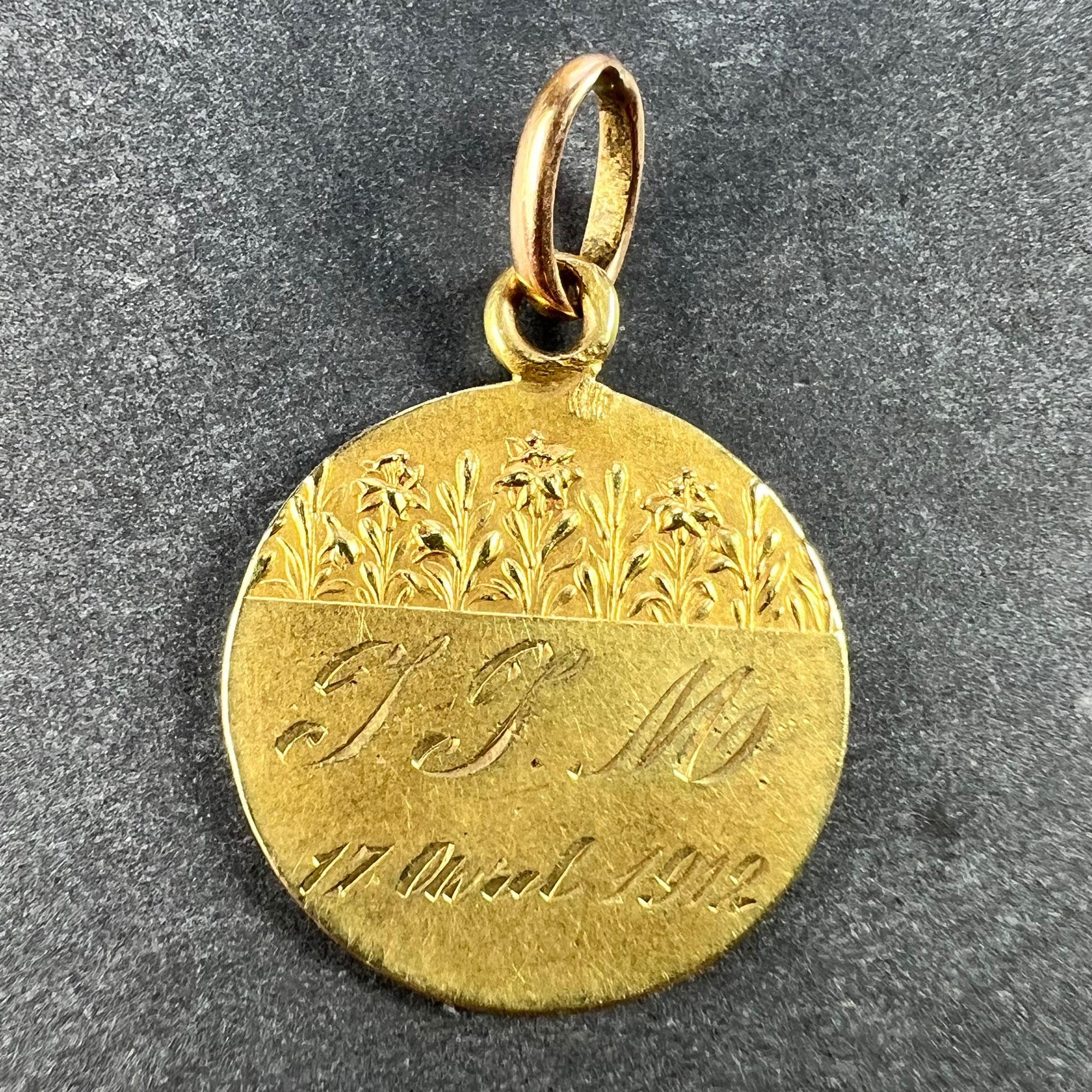 French Tairac Saint John the Baptist Jean 18K Yellow Gold Charm Pendant In Good Condition For Sale In London, GB