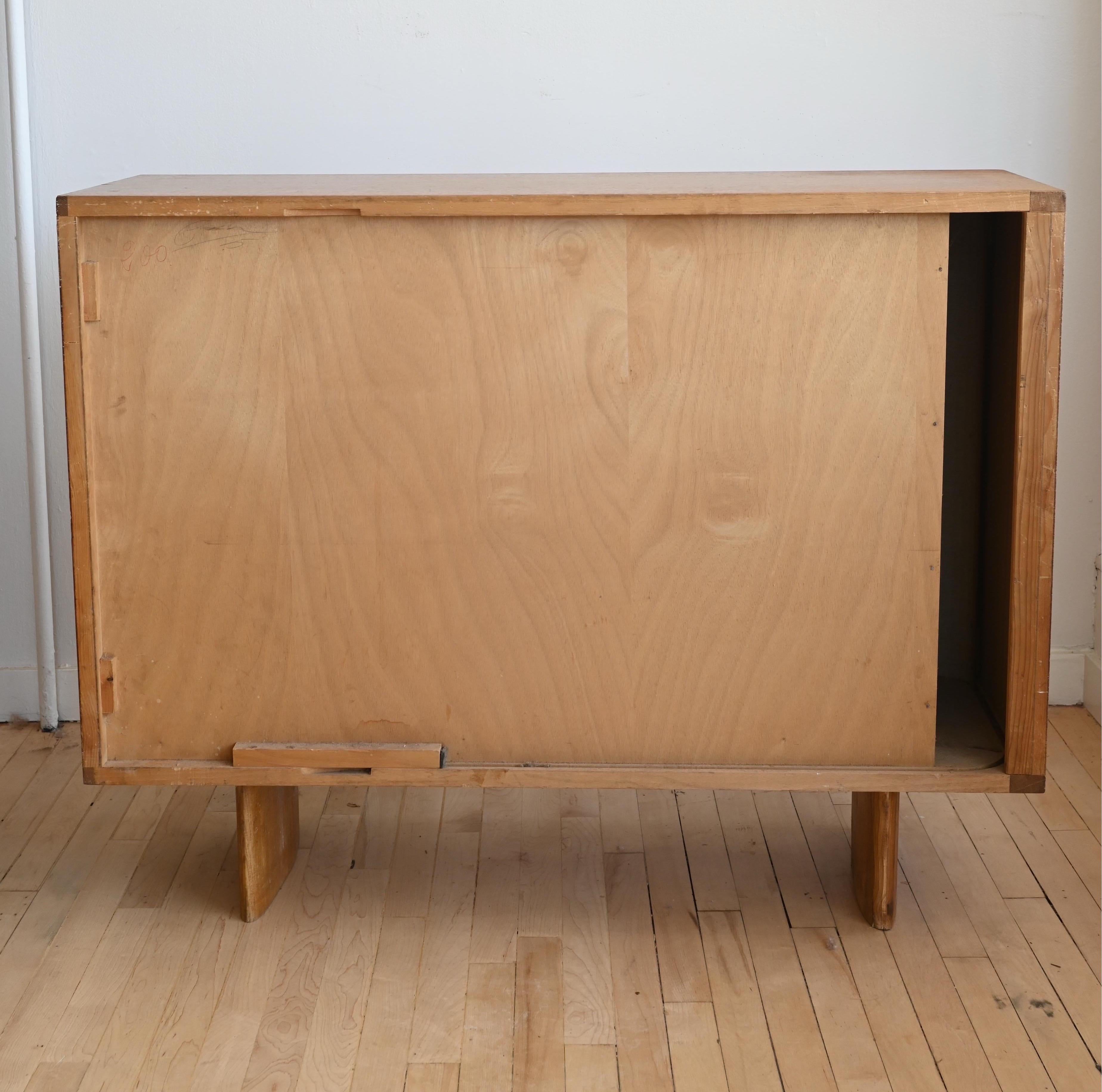 Buffet à portes tambour en vente 3