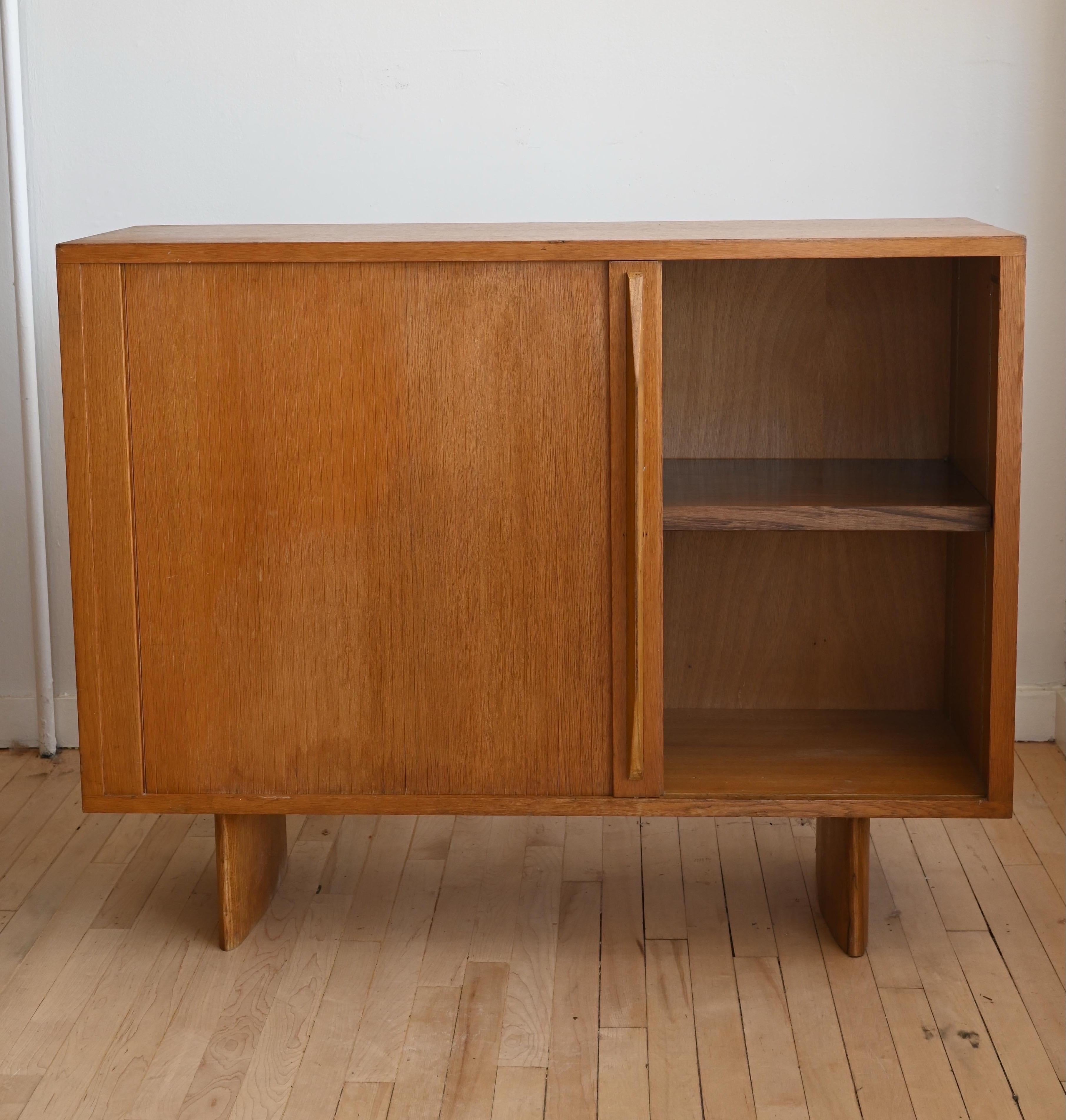 Mid-Century Modern Buffet à portes tambour en vente