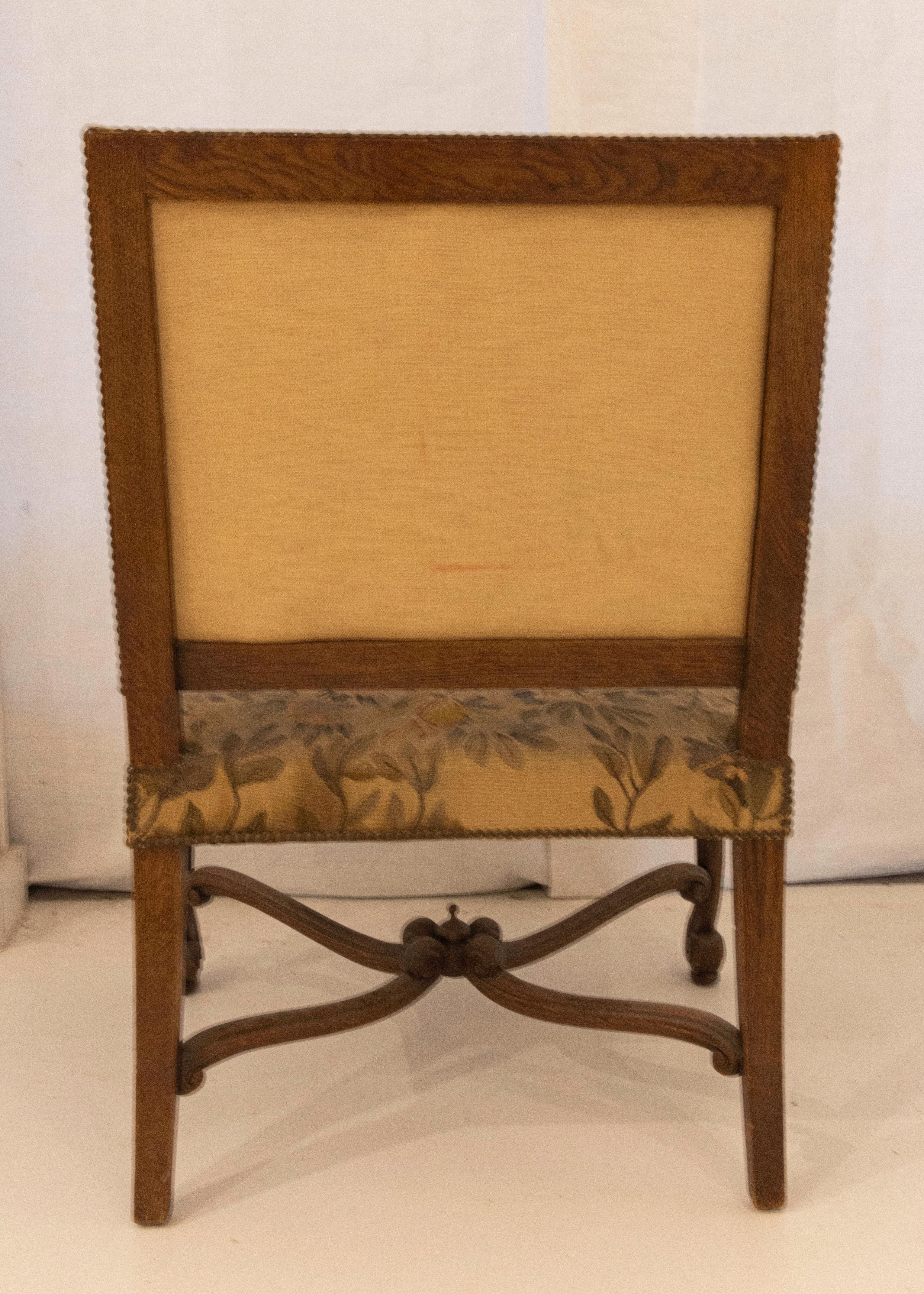 French Tapestry Chair Antique, c. 1700s In Good Condition For Sale In Los Angeles, CA