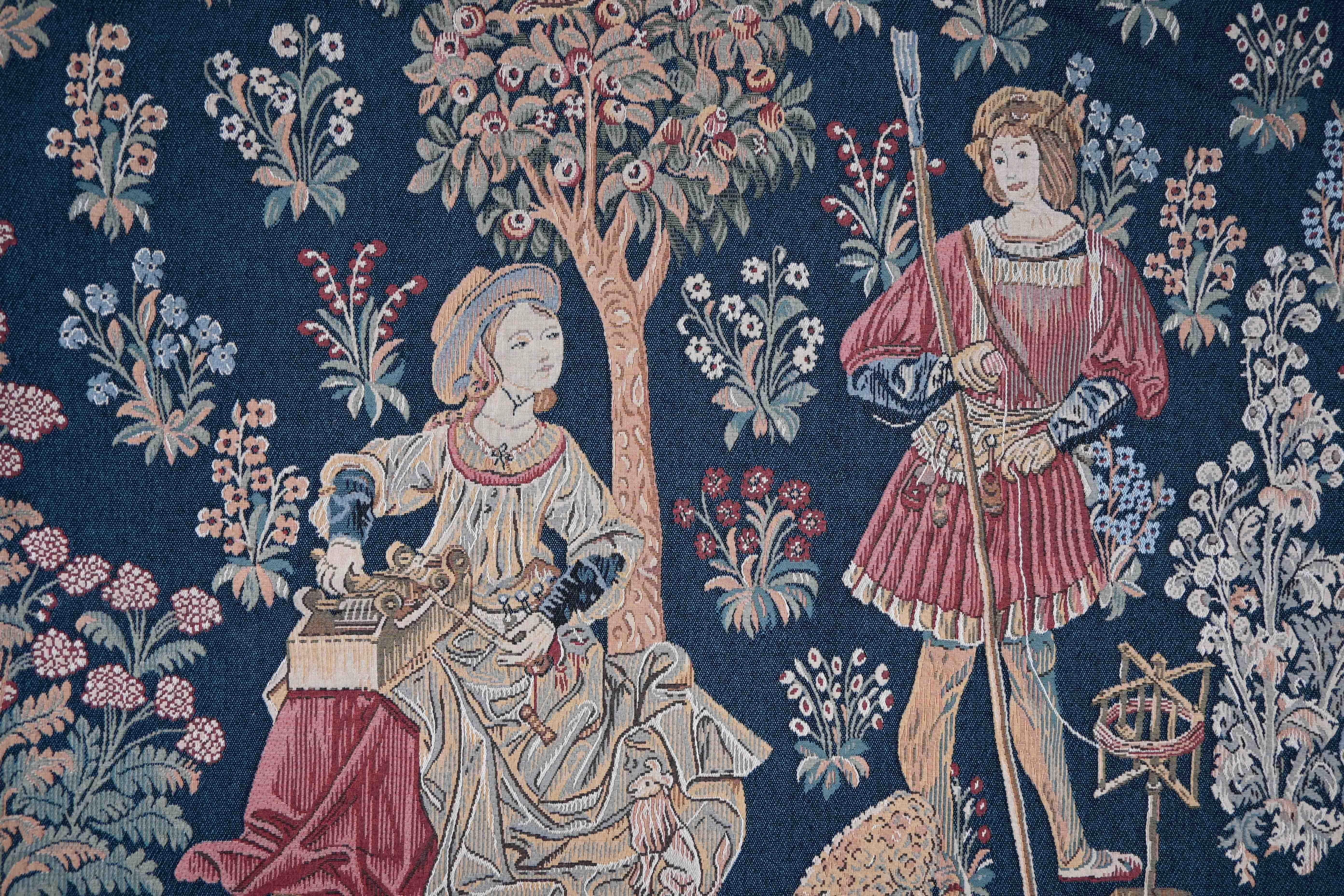 Französischer Wandteppich, echtes Jacquard im mittelalterlichen Stil, H 131 x W 190 cm, N 1439 (Wolle) im Angebot