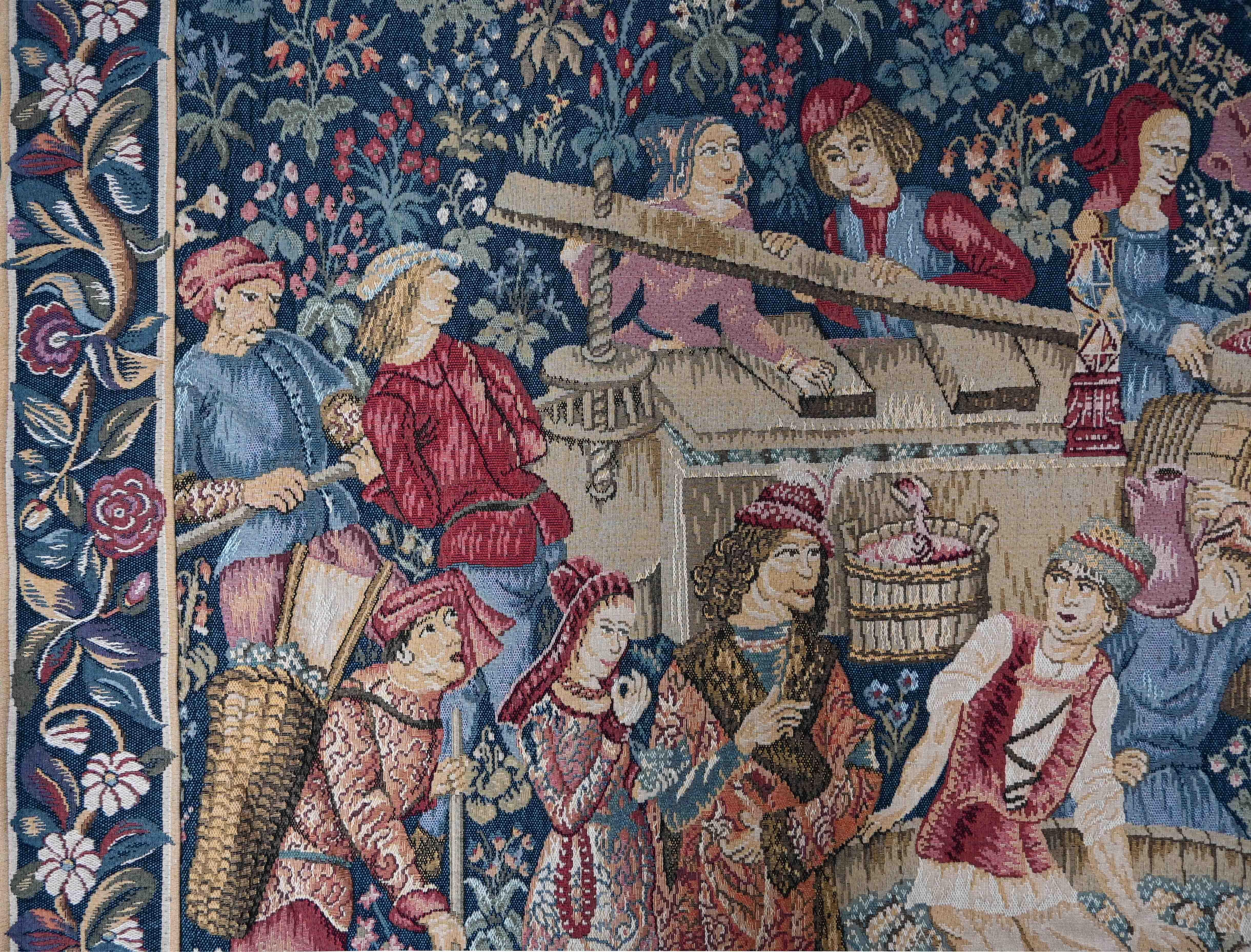 19th Century French Tapestry, Genuine Jacquard in Medieval Style - H160xW142 cm - No. 1440 For Sale