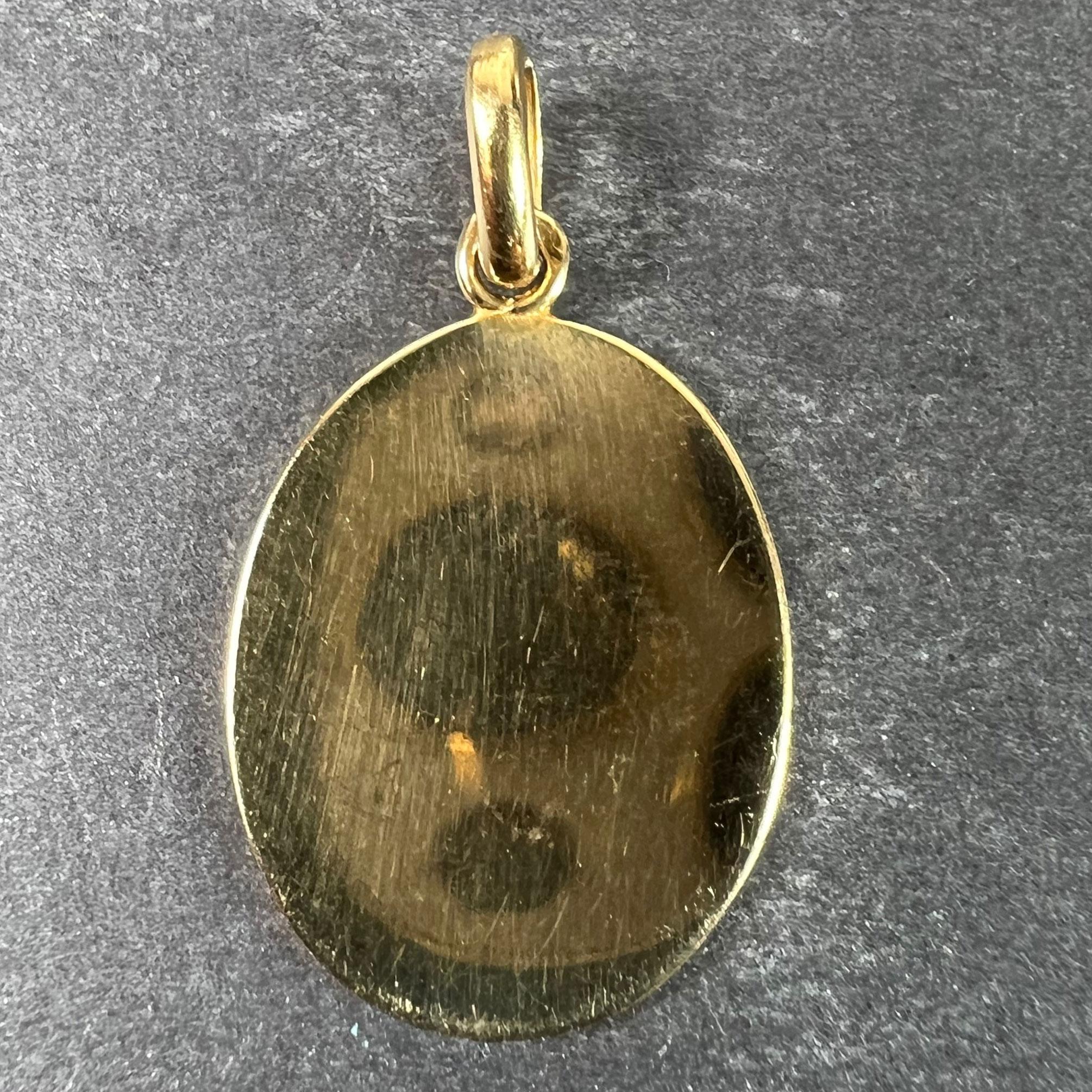 French Taurus Starsign Zodiac 18K Yellow Gold Charm Medal Pendant In Good Condition For Sale In London, GB