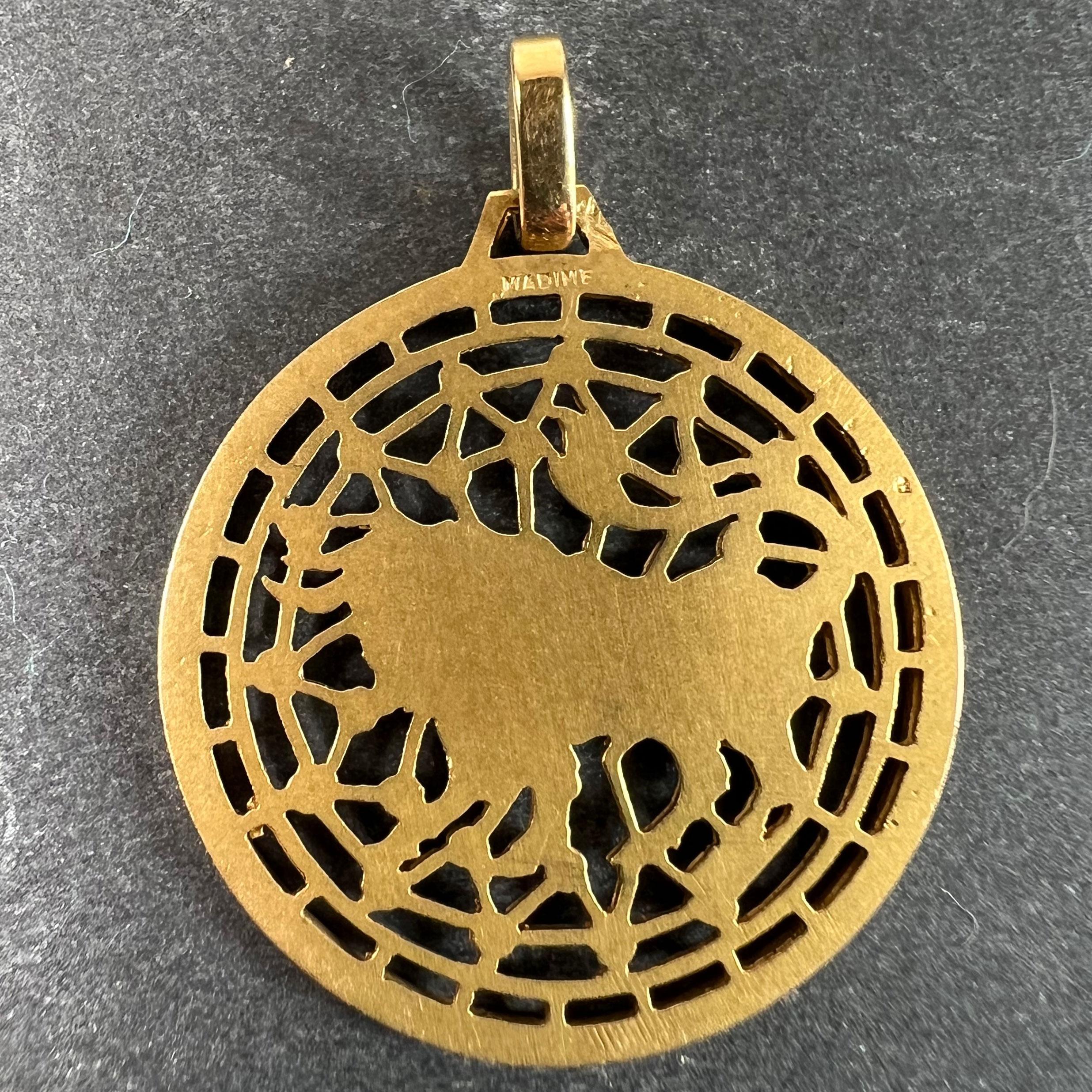 French Taurus Starsign Zodiac 18K Yellow Gold Charm Medal Pendant In Good Condition For Sale In London, GB