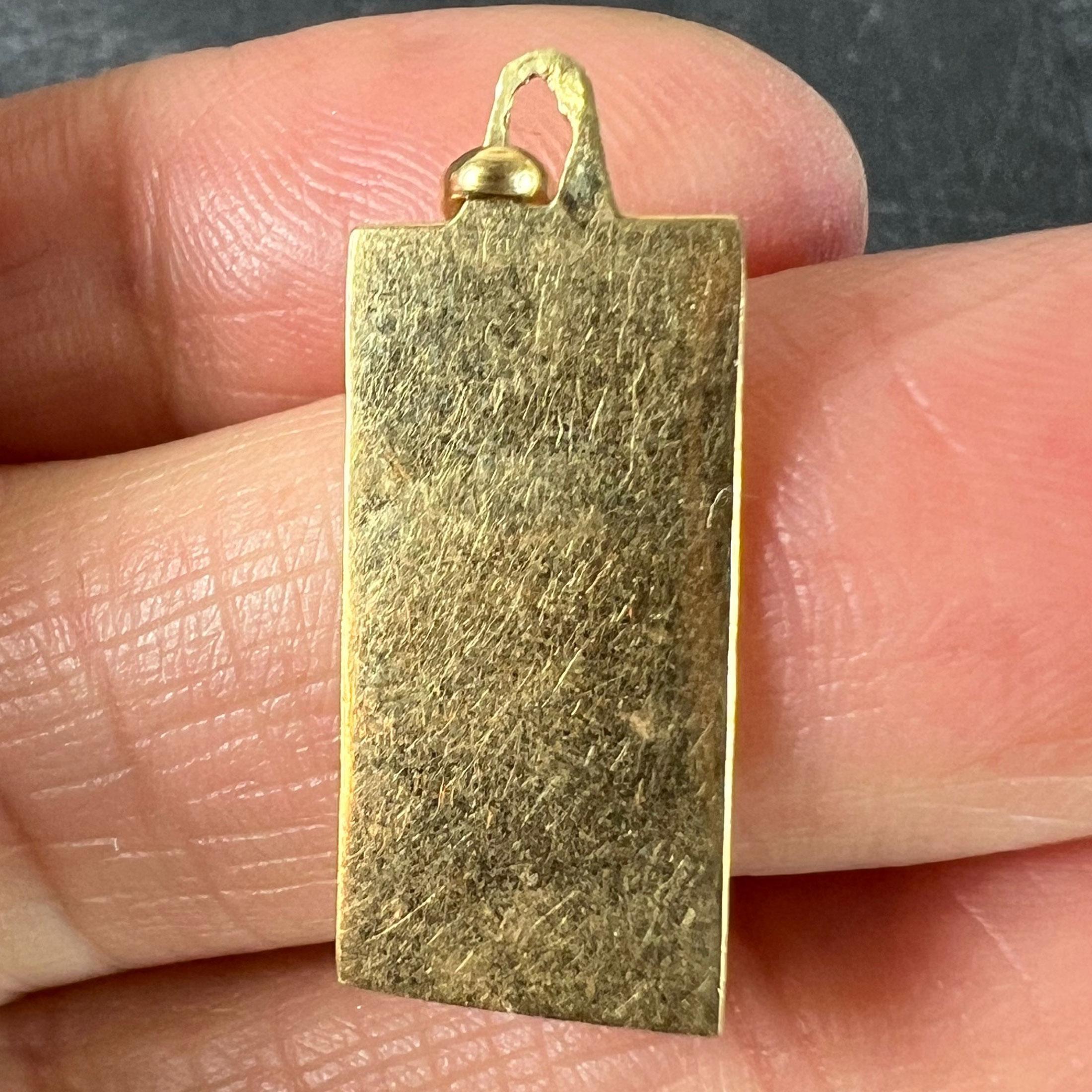 Ciondolo a forma di medaglia con charme in oro giallo 18 carati con segno zodiacale Taurus francese in vendita 4