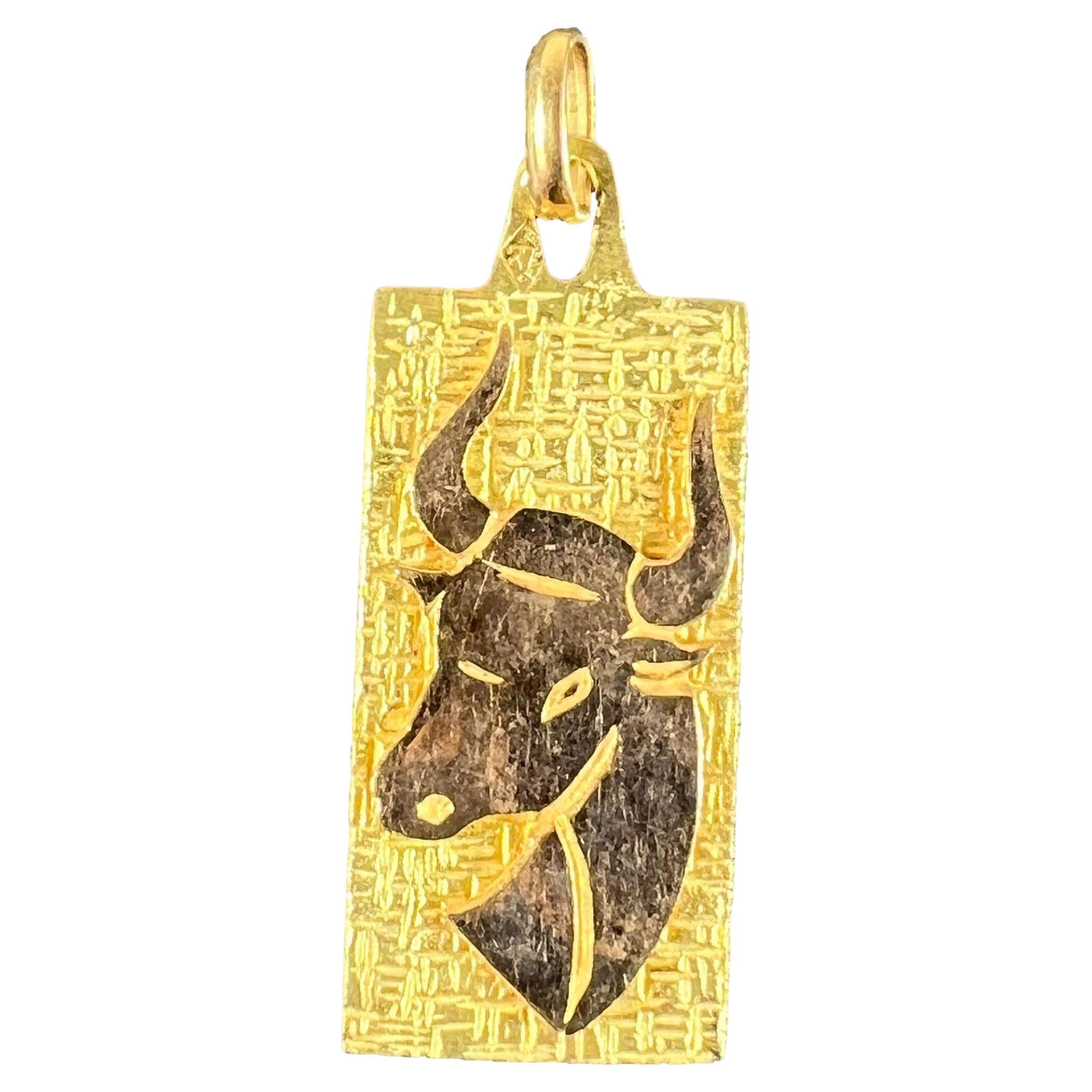 French Taurus Starsign Zodiac 18K Yellow Gold Charm Medal Pendant