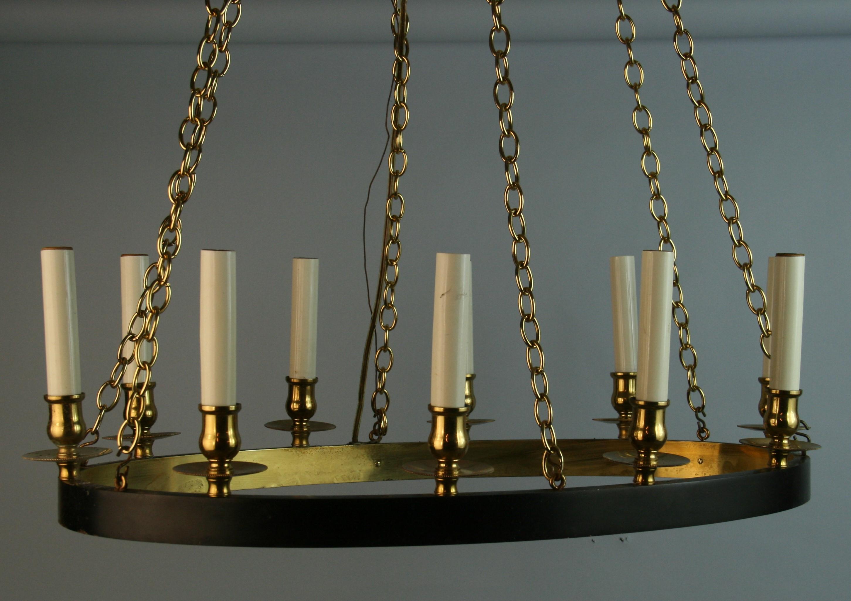 Lustre français ovale à dix ampoules en laiton des années 1960 en vente 4