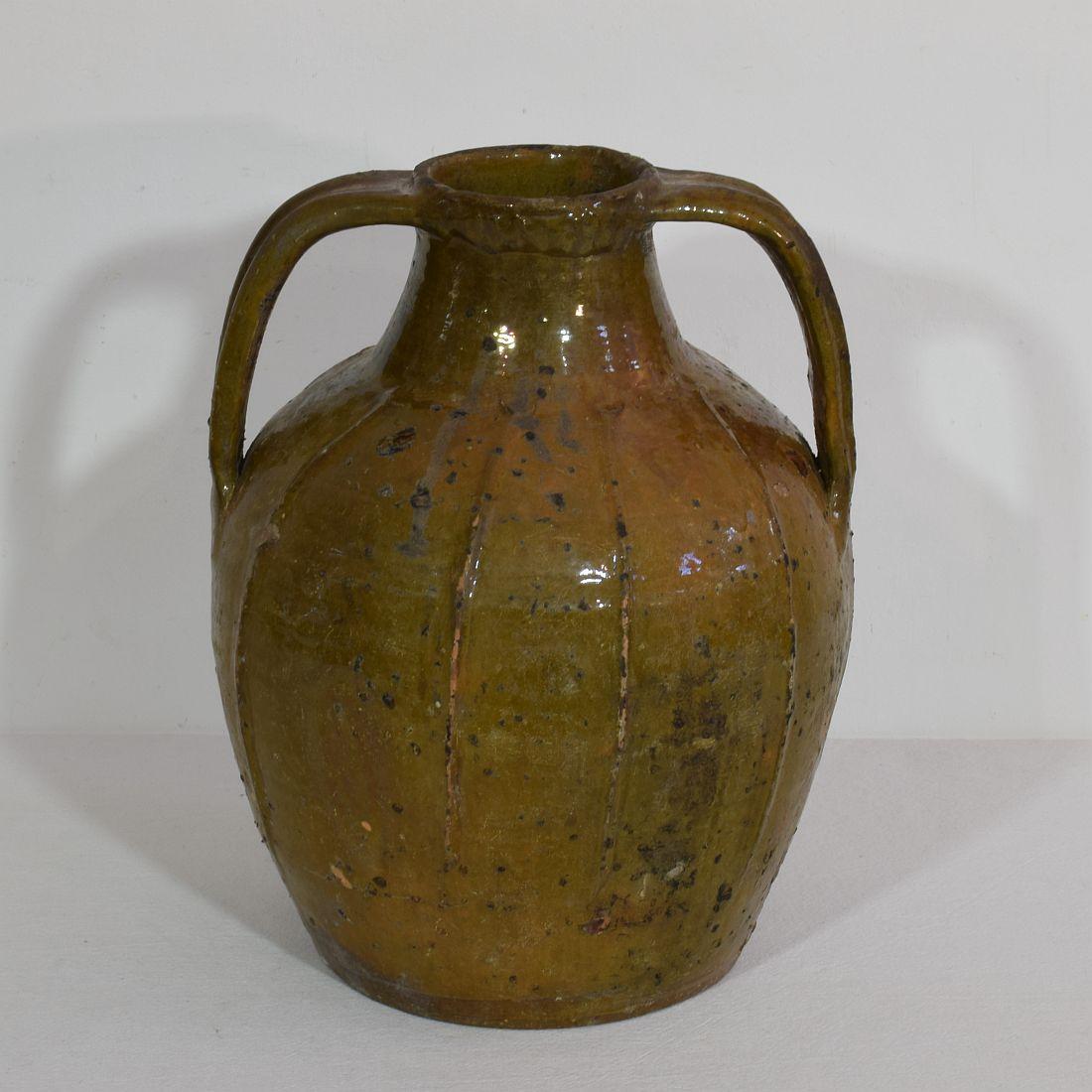 French Terracotta 18th Century Walnut Oil Jug In Good Condition In Buisson, FR