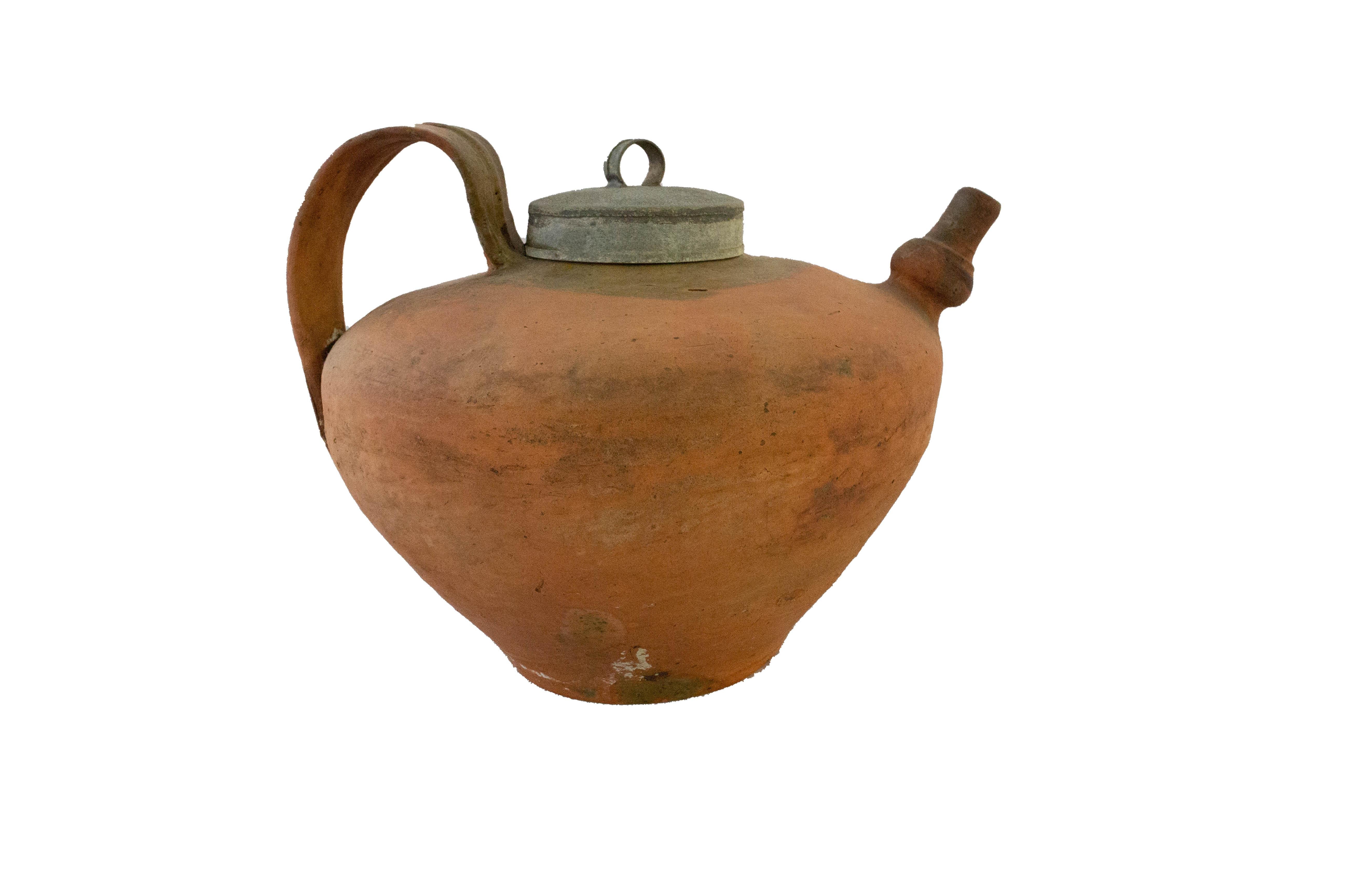 French terracotta from the 19th to the mid-20th century.
Rare zinc cover
Very decorative
Good patina.
Good condition for its age.


 
