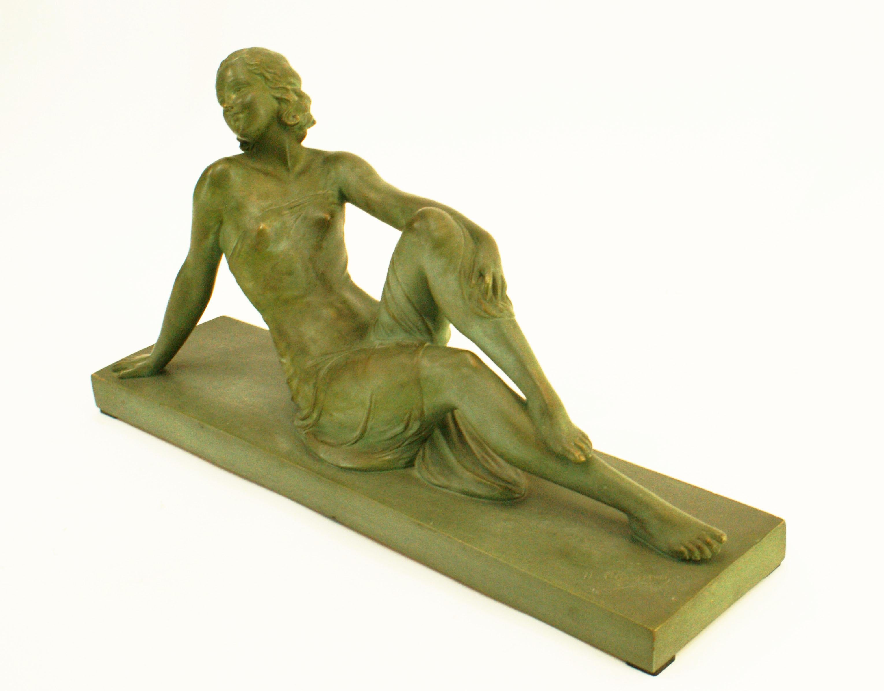 Art déco Sculpture française Art Déco en terre cuite signée U.Cipriani