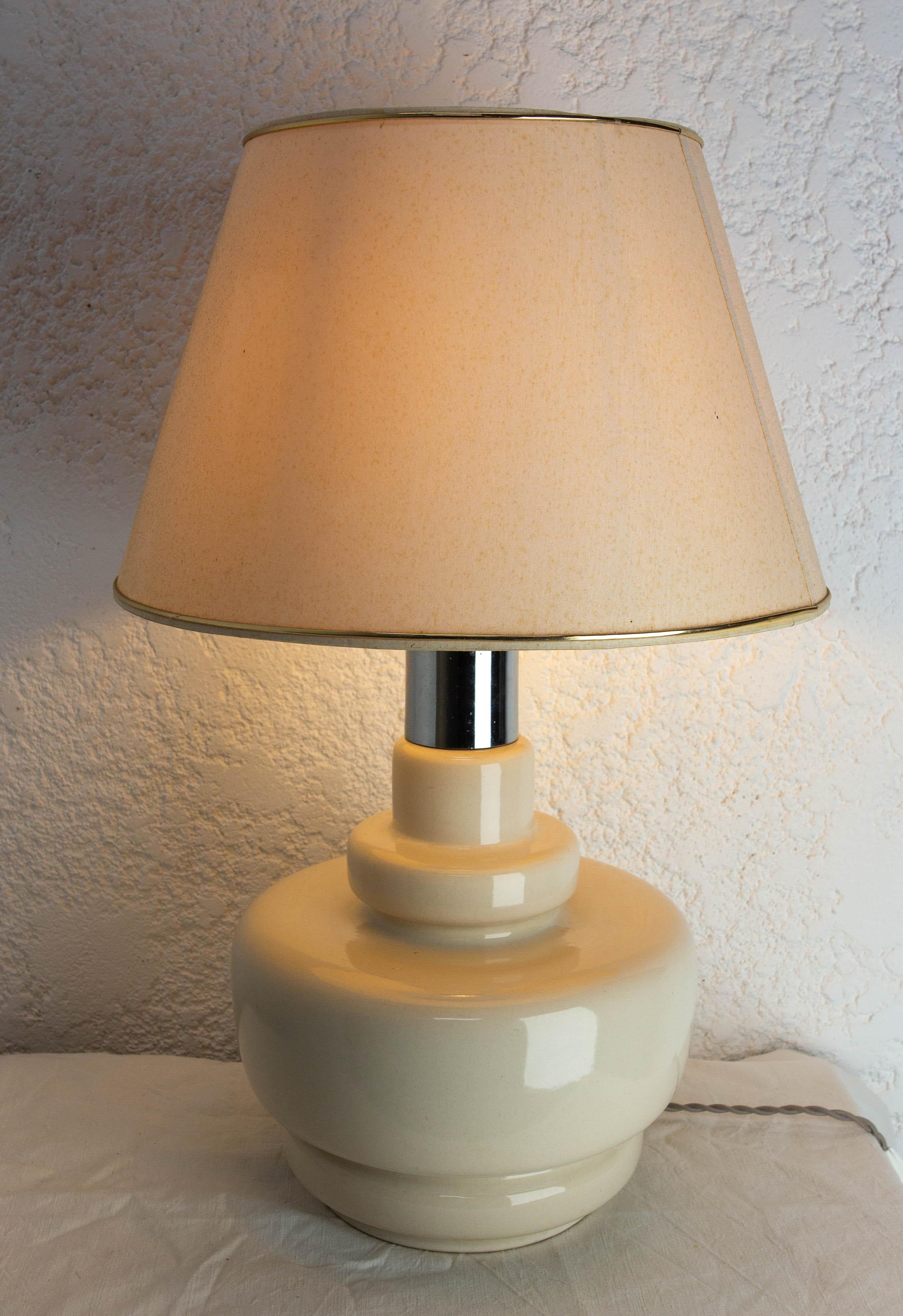 Lampe de table française en terre cuite et chrome, circa 1970 Bon état - En vente à Labrit, Landes