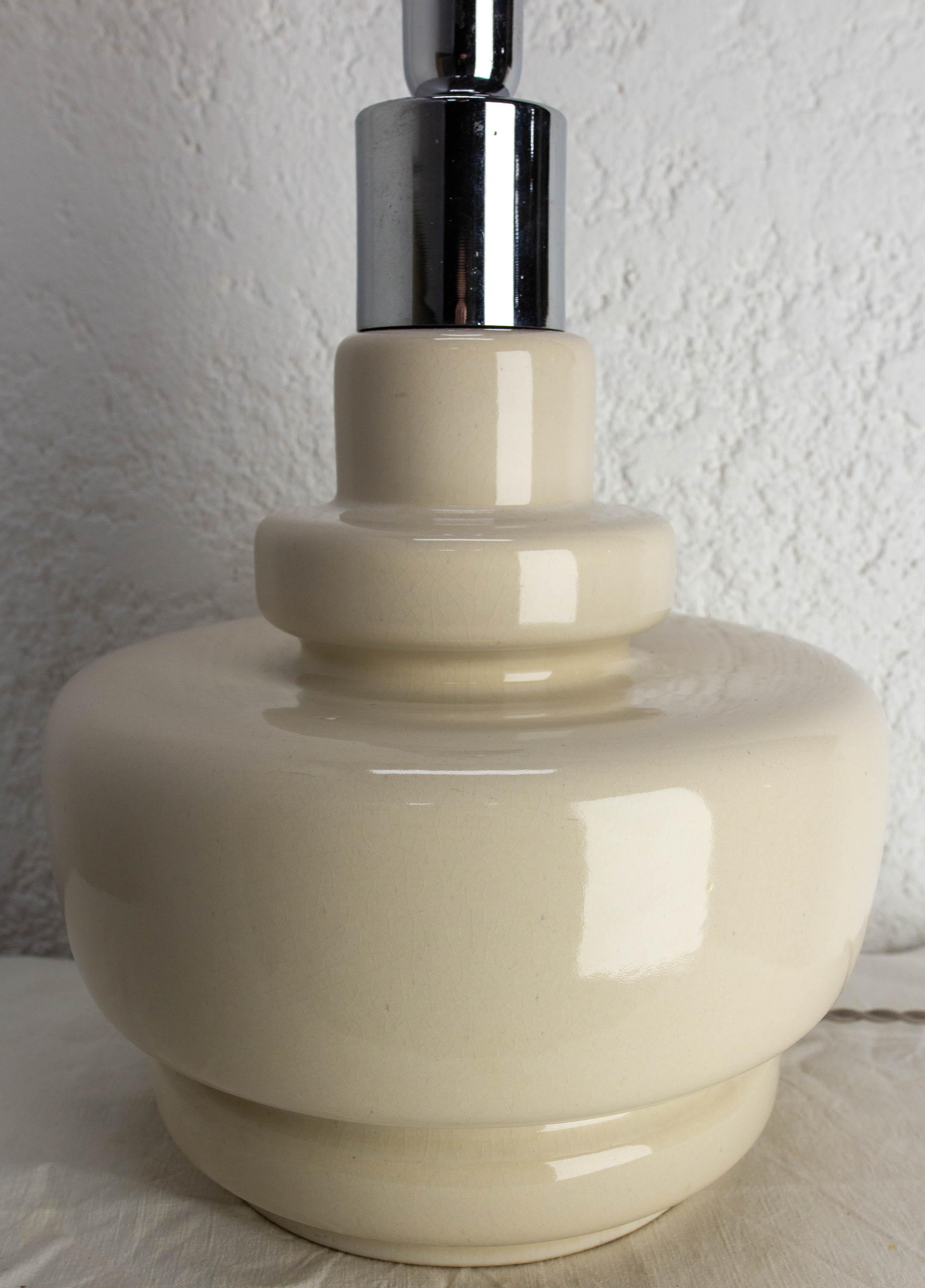 20ième siècle Lampe de table française en terre cuite et chrome, circa 1970 en vente