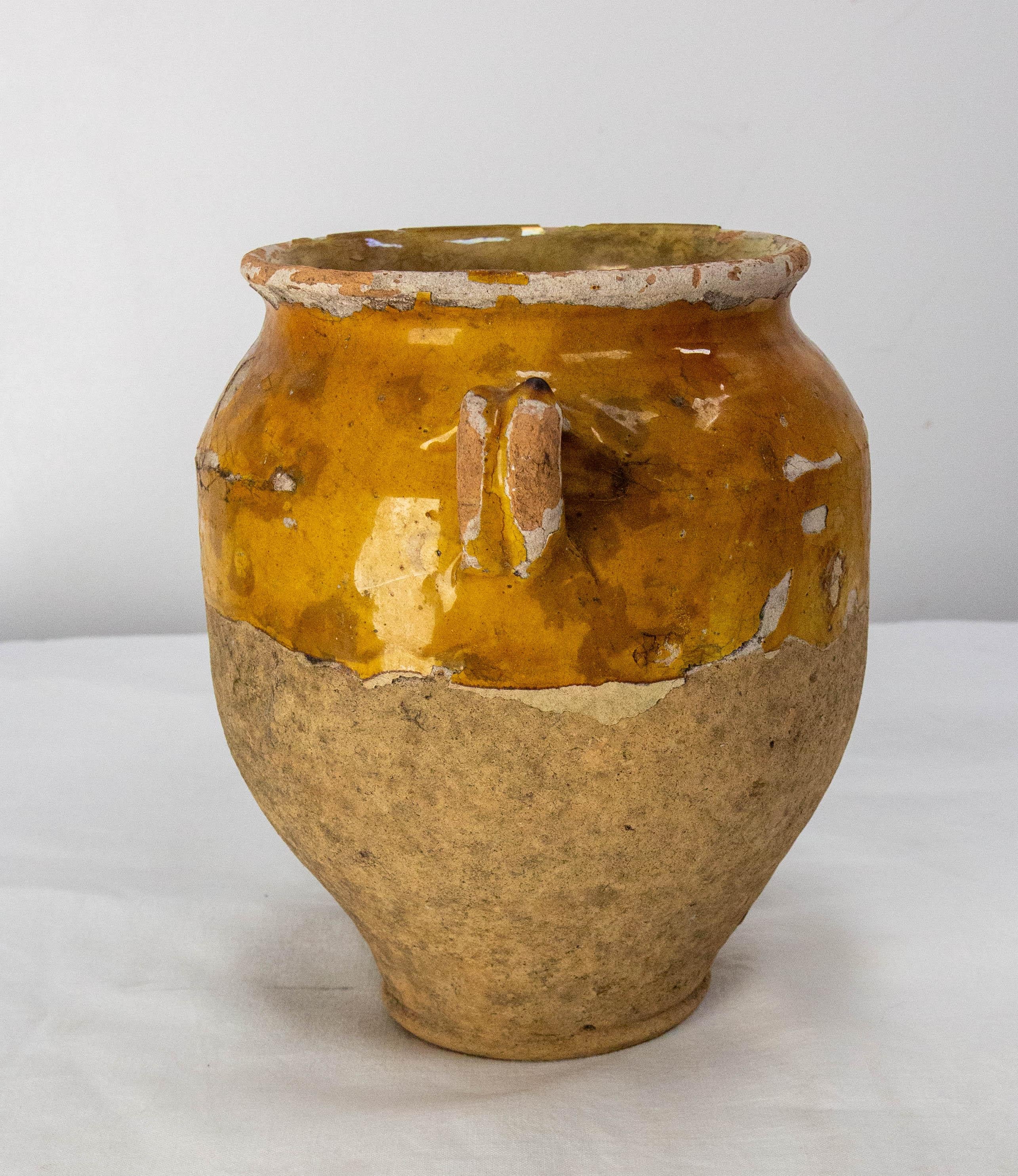 French, Terracotta Confit Pot Yellow Glaze, Late 19th Century In Good Condition For Sale In Labrit, Landes