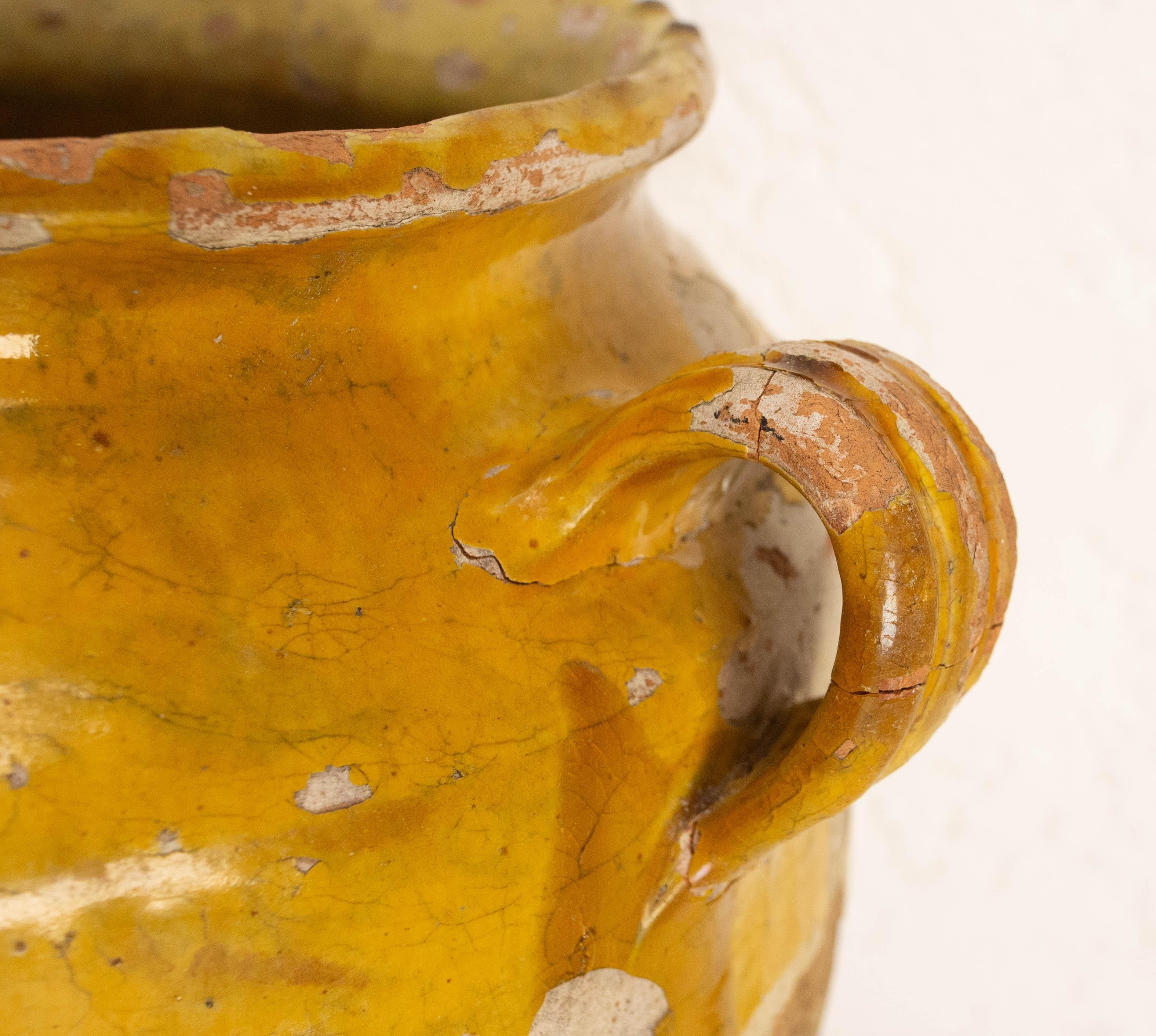 Olla francesa de terracota confitada, vidriado amarillo, finales del siglo XIX en Bueno estado para la venta en Labrit, Landes