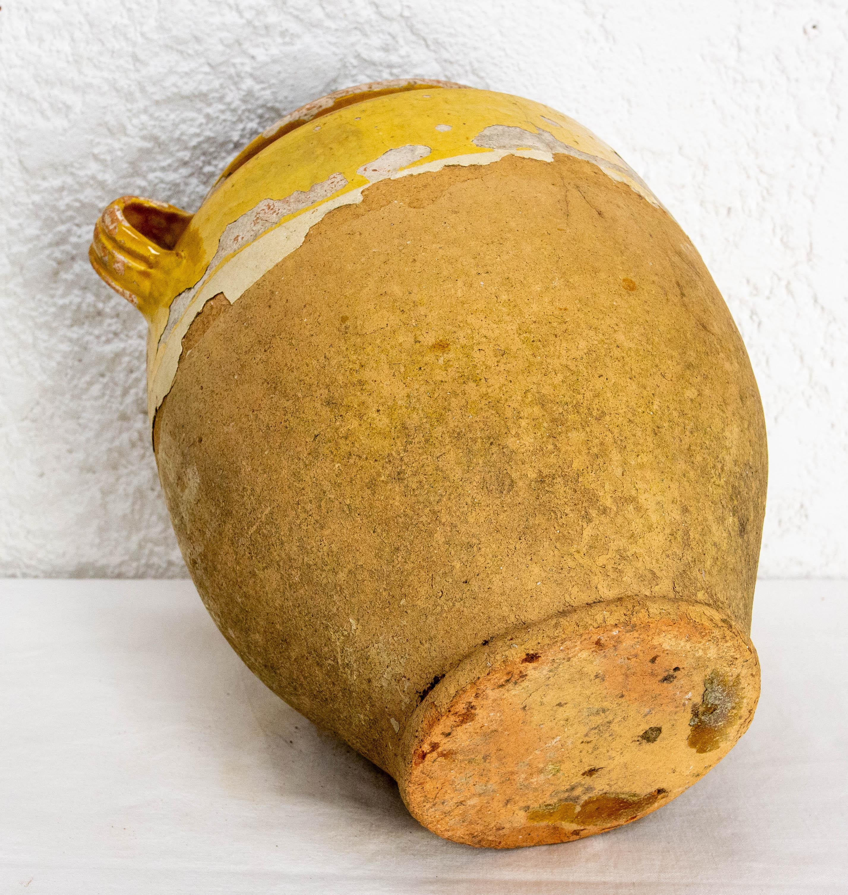 Olla francesa de terracota confitada, vidriado amarillo, finales del siglo XIX en venta 2