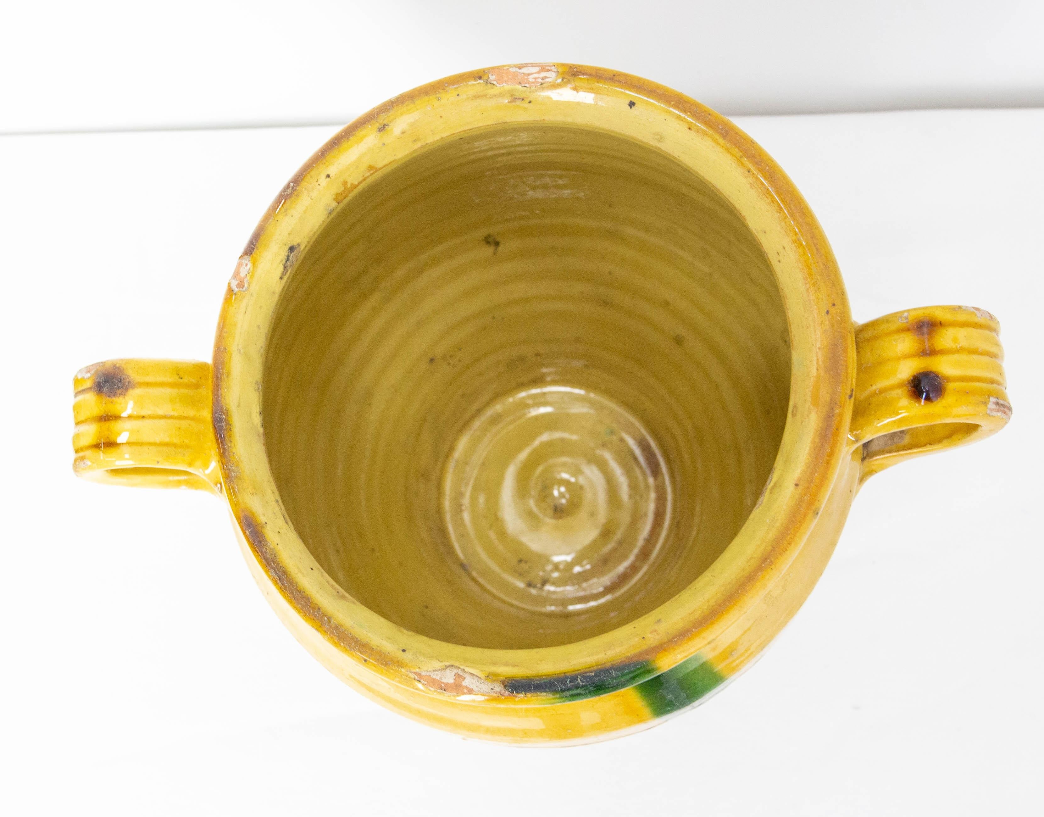 French, Terracotta Confit Pot Yellow Streaked of Green Glaze, Late 19th Century In Good Condition In Labrit, Landes