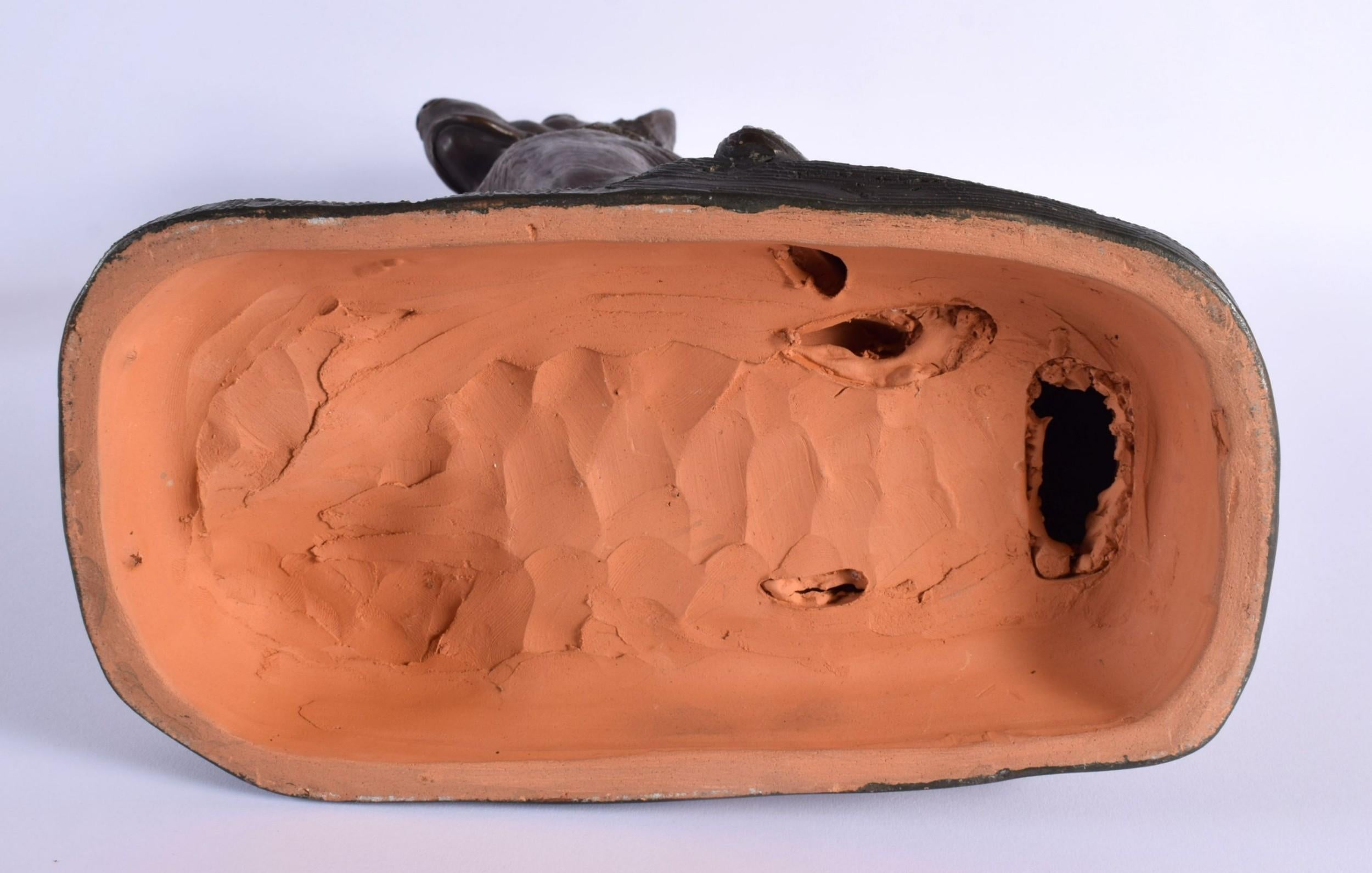 Terracotta Cane francese in terracotta, Alsation, firmato F  Foucher in vendita