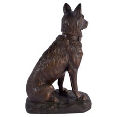 Chien français en terre cuite, Alsation, signé F  Foucher