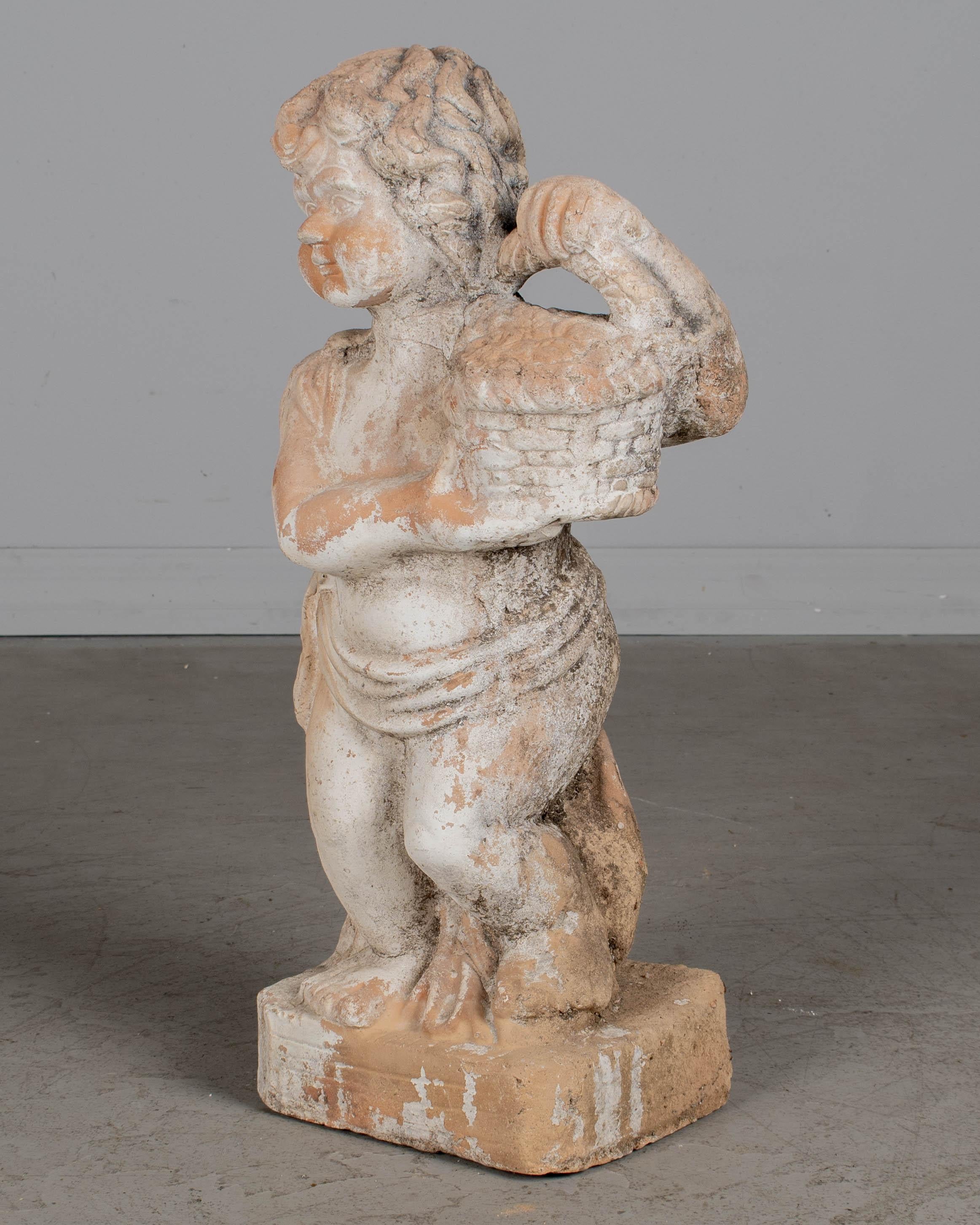 Französische Terrakotta-Gartenstatue (Gemalt) im Angebot