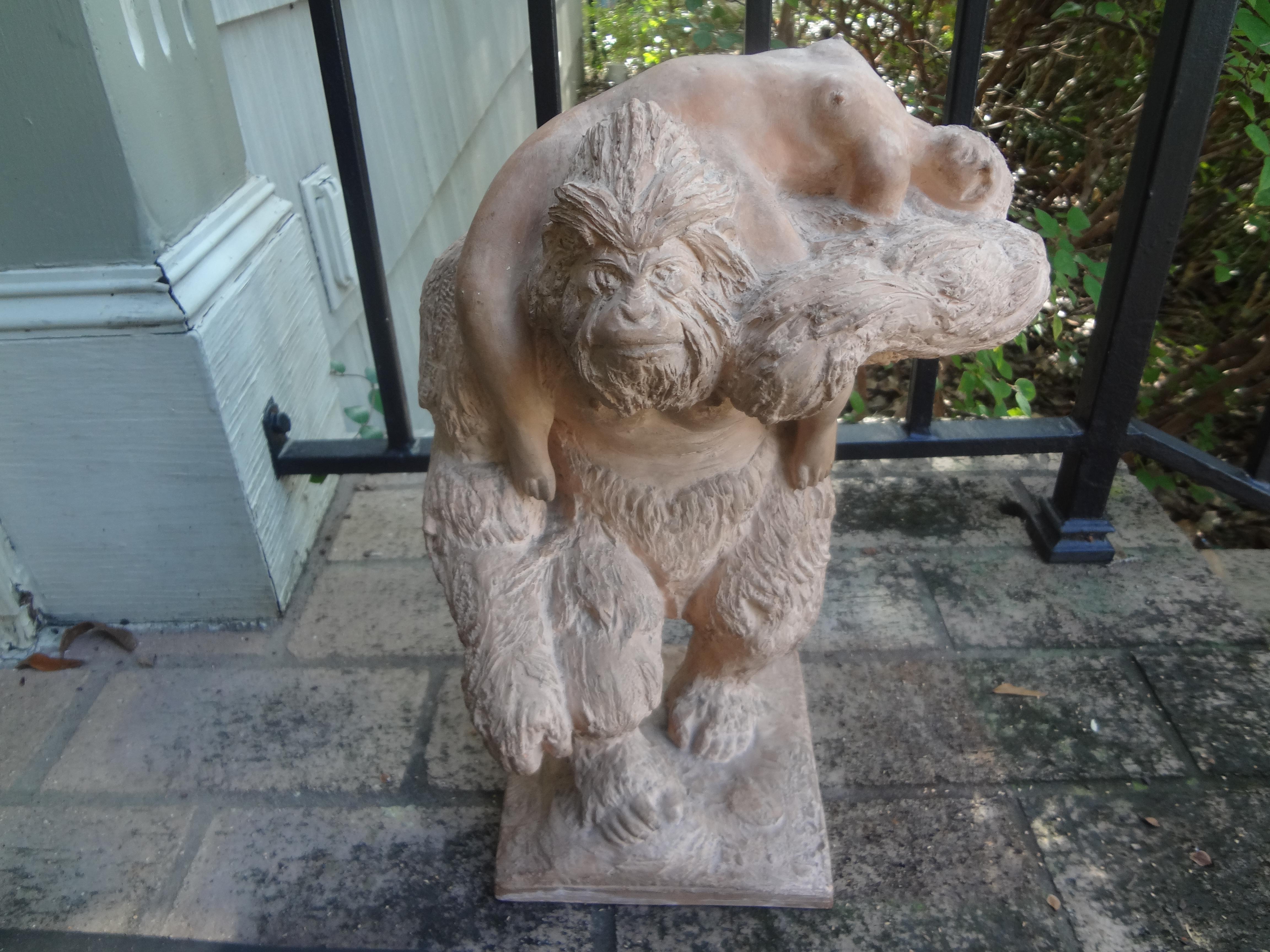 French Terracotta Sculpture Depicting King Kong In Good Condition For Sale In Houston, TX