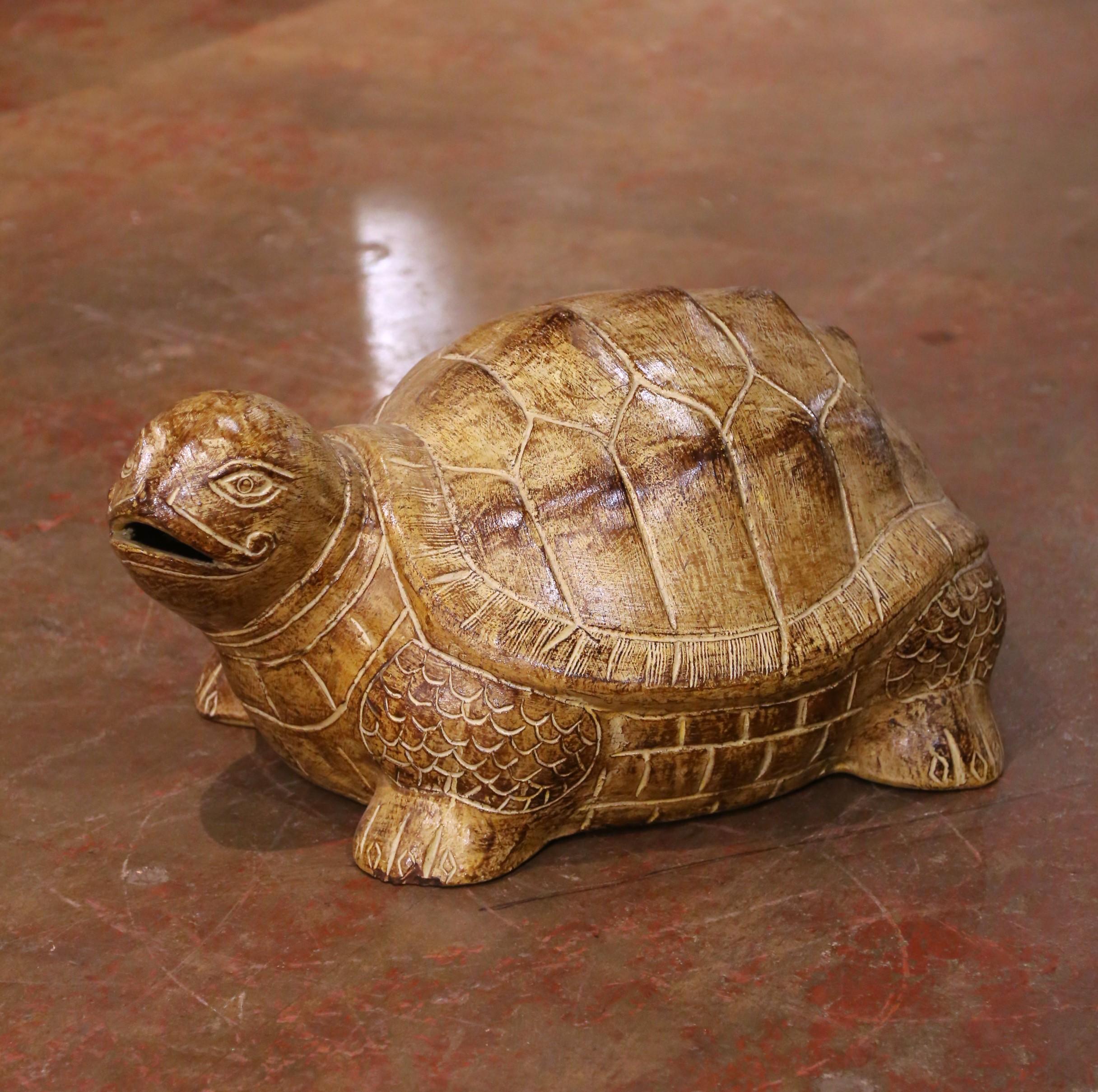 Scultura di tartaruga francese in terracotta con finitura patinata invecchiata In condizioni ottime in vendita a Dallas, TX