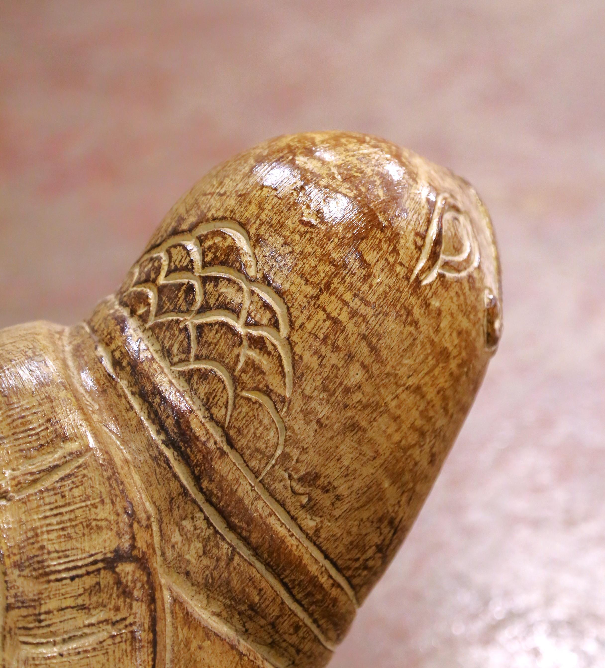 XXI secolo e contemporaneo Scultura di tartaruga francese in terracotta con finitura patinata invecchiata in vendita