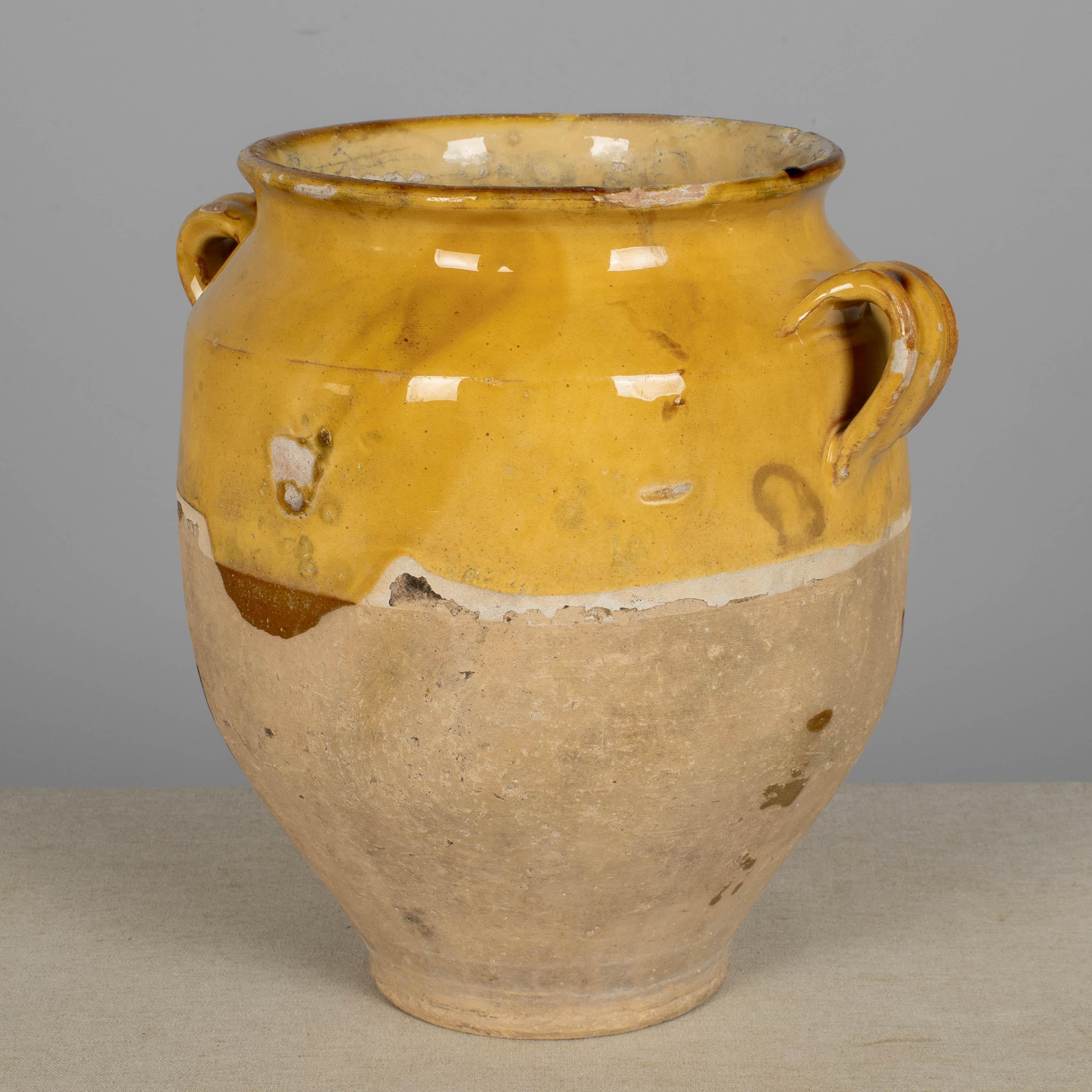 20ième siècle Vase ou Pot à Confit en terre cuite 11.5 