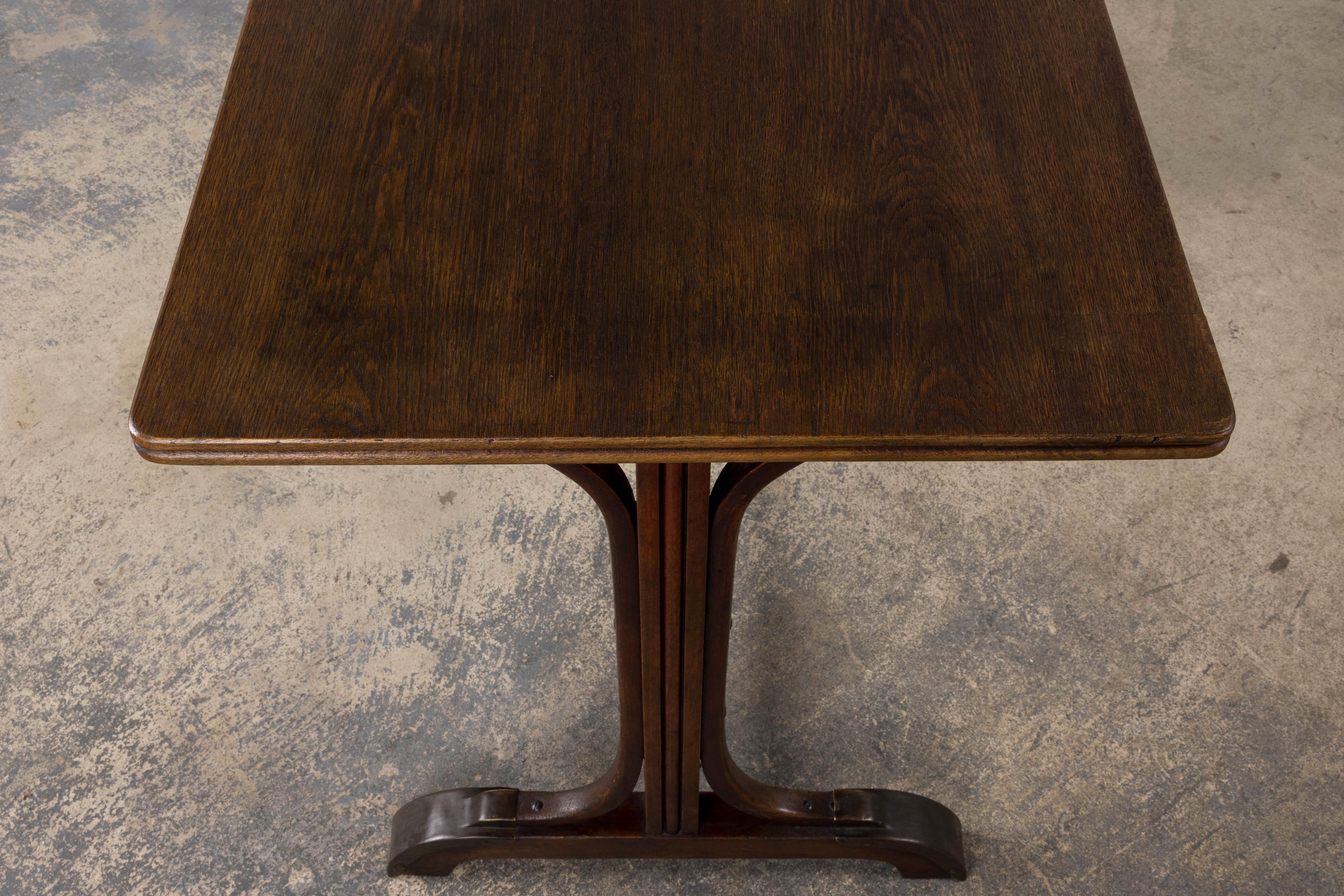 Table de bistrot en bentwood de style Thonet en vente 3