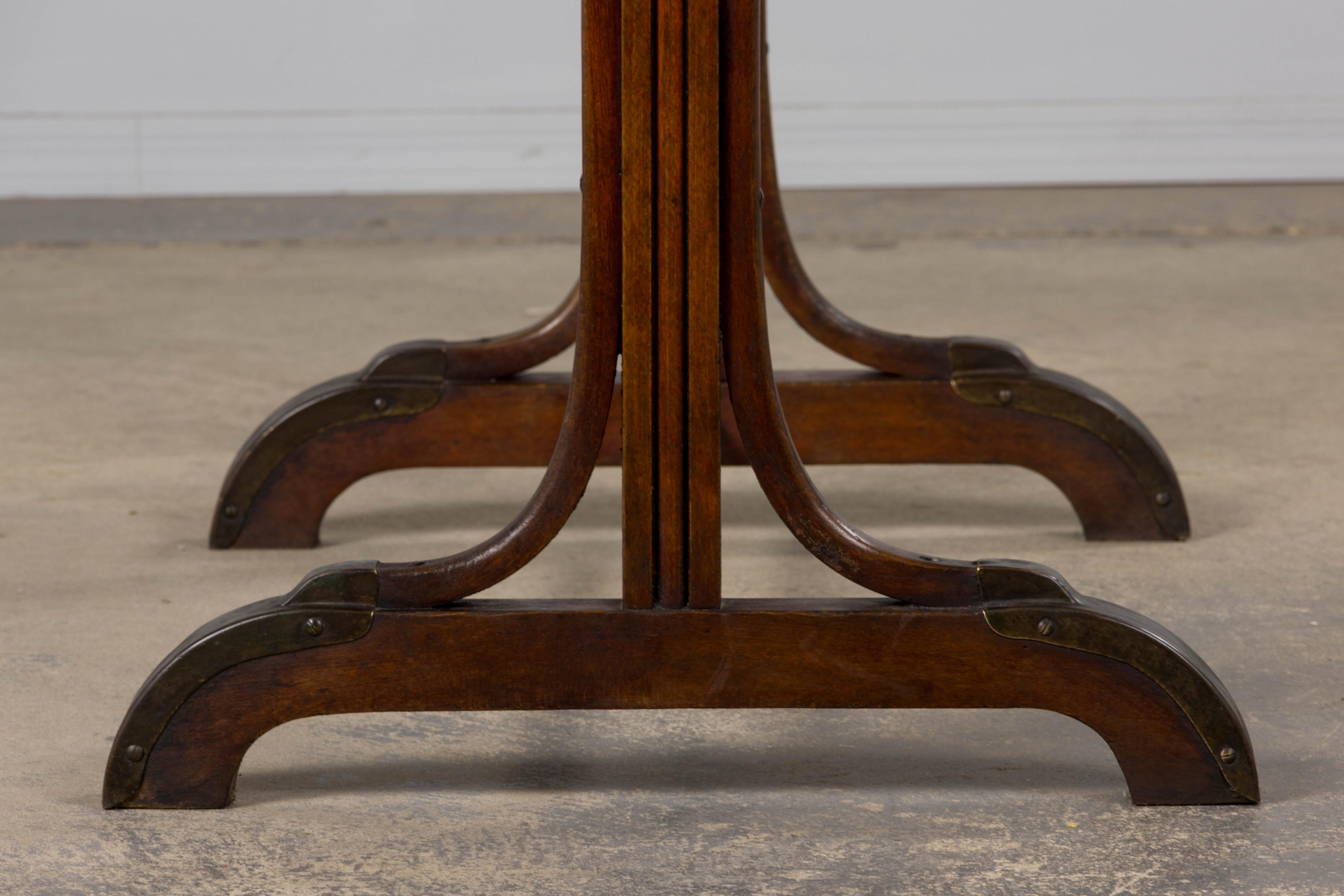Table de bistrot en bentwood de style Thonet en vente 5
